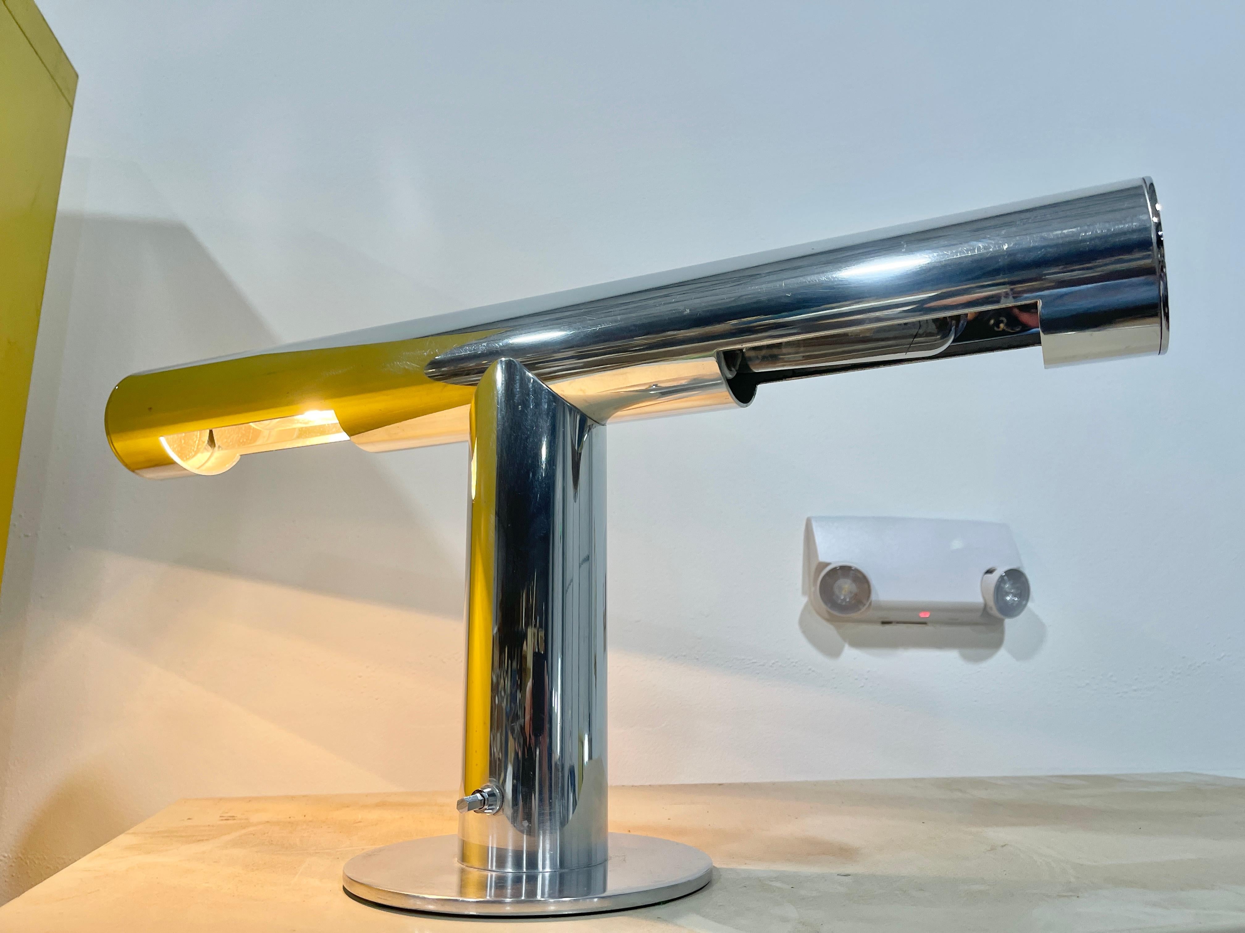 T-förmige Schreibtischlampe aus poliertem Aluminium von Paul Mayen für Habitat im Zustand „Gut“ im Angebot in Hanover, MA
