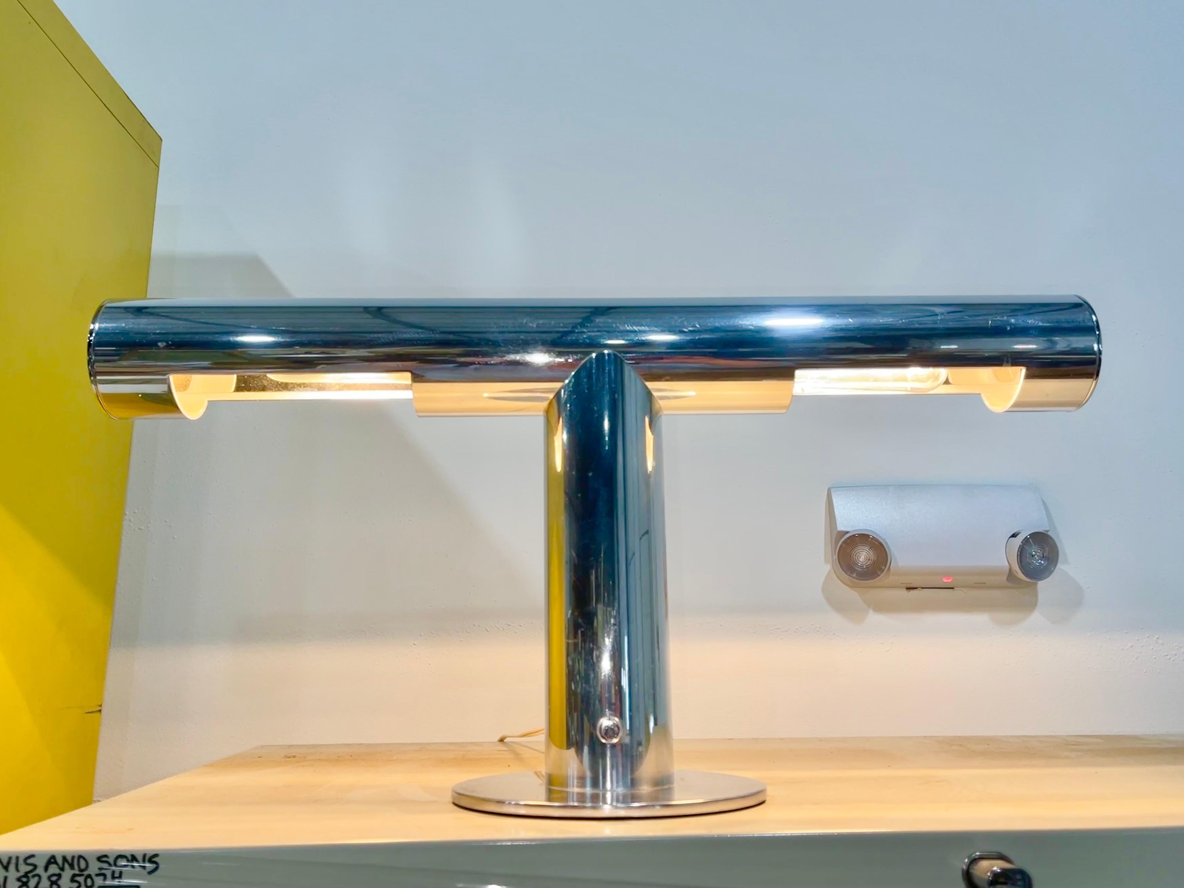 T-förmige Schreibtischlampe aus poliertem Aluminium von Paul Mayen für Habitat (Ende des 20. Jahrhunderts) im Angebot