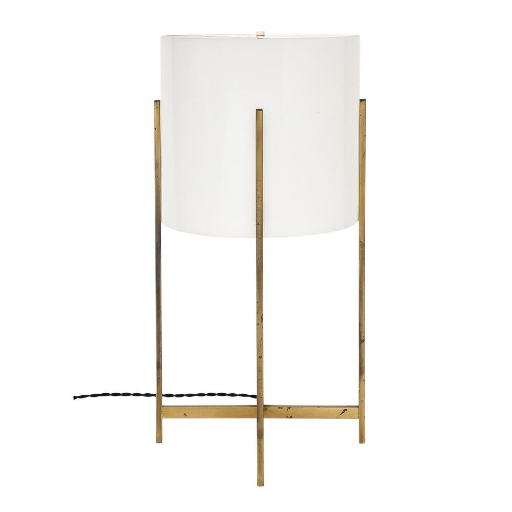 Paul Mayen Lampe de table Habitat, laiton, acrylique Bon état - En vente à New York, NY