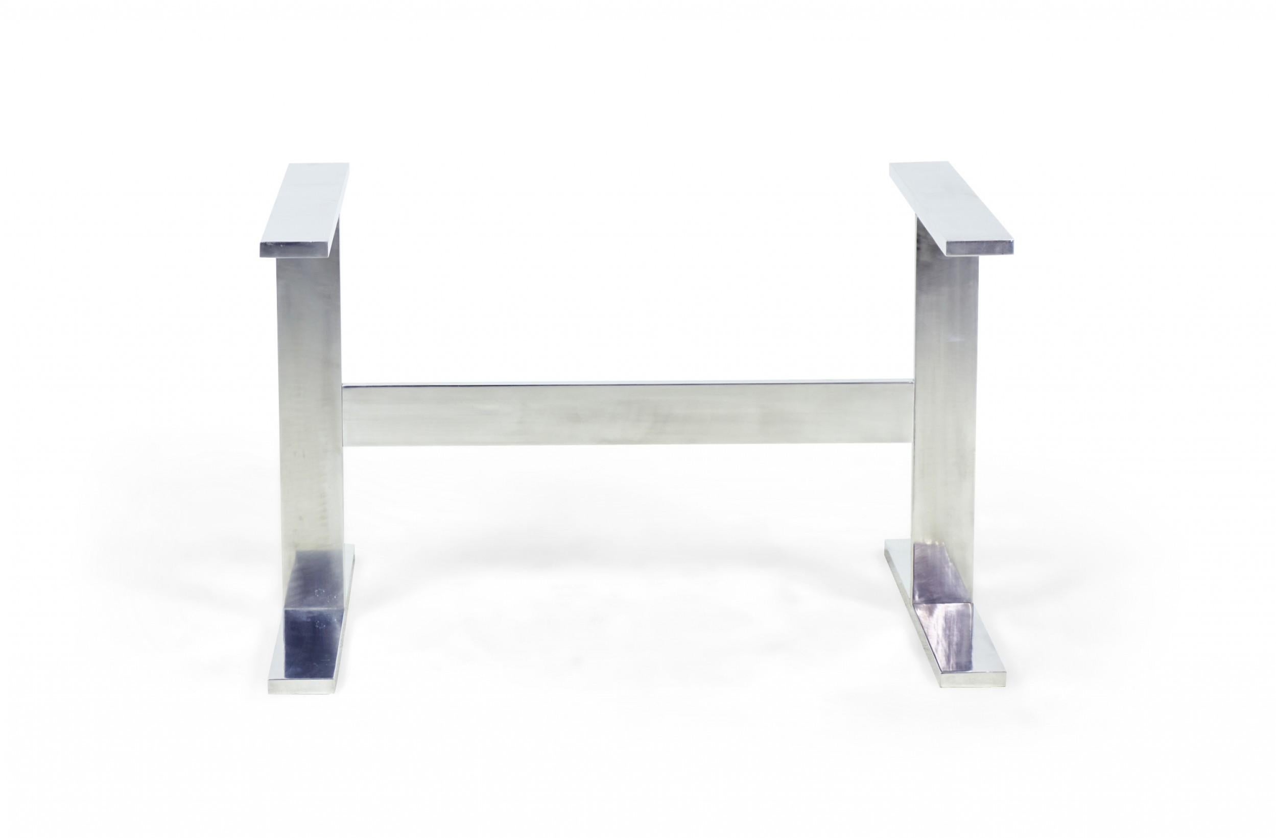 Fait main Paul Mayen, bureau / table de salle à manger du milieu du siècle en aluminium avec cadre en I en vente