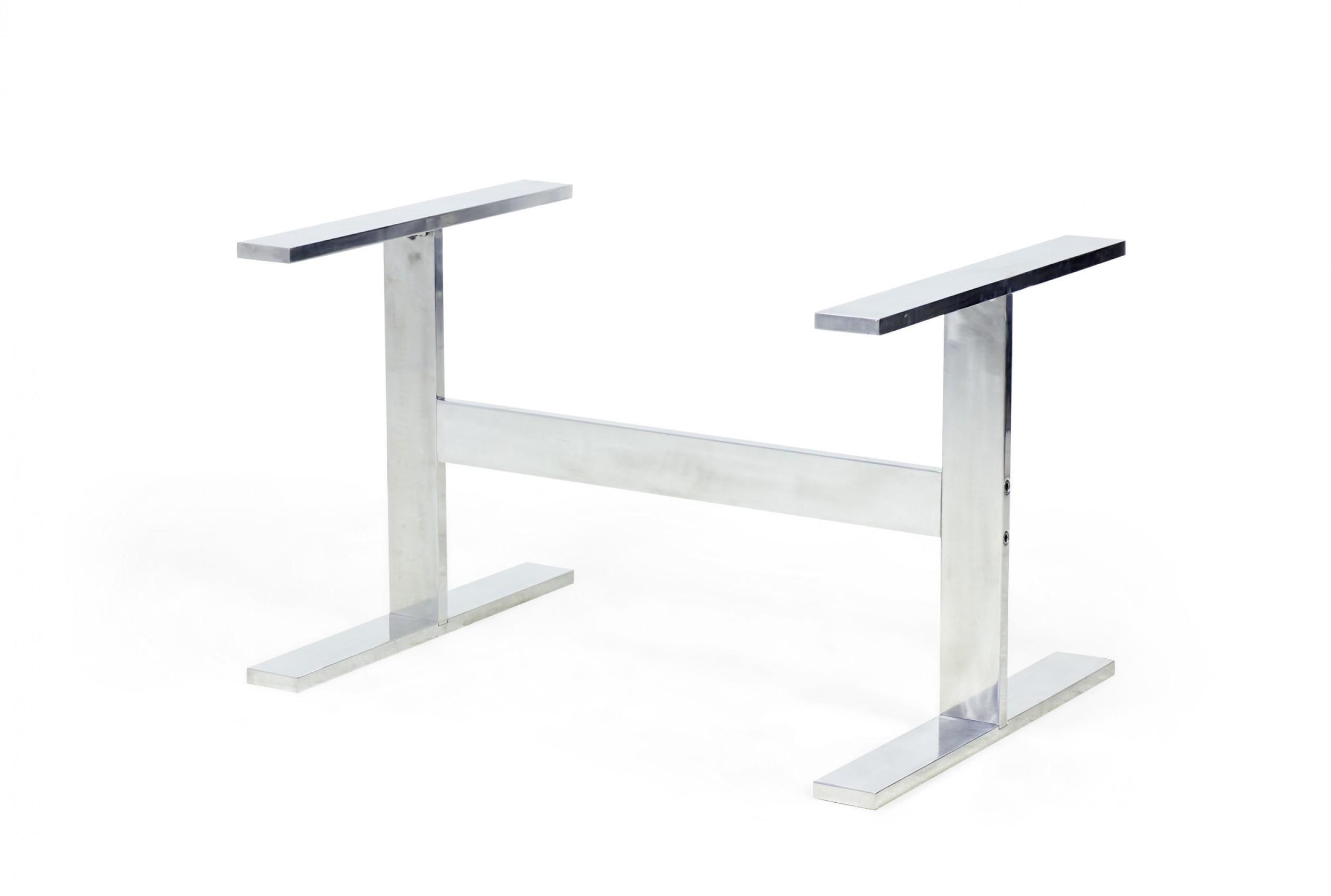 Paul Mayen, bureau / table de salle à manger du milieu du siècle en aluminium avec cadre en I Bon état - En vente à Queens, NY