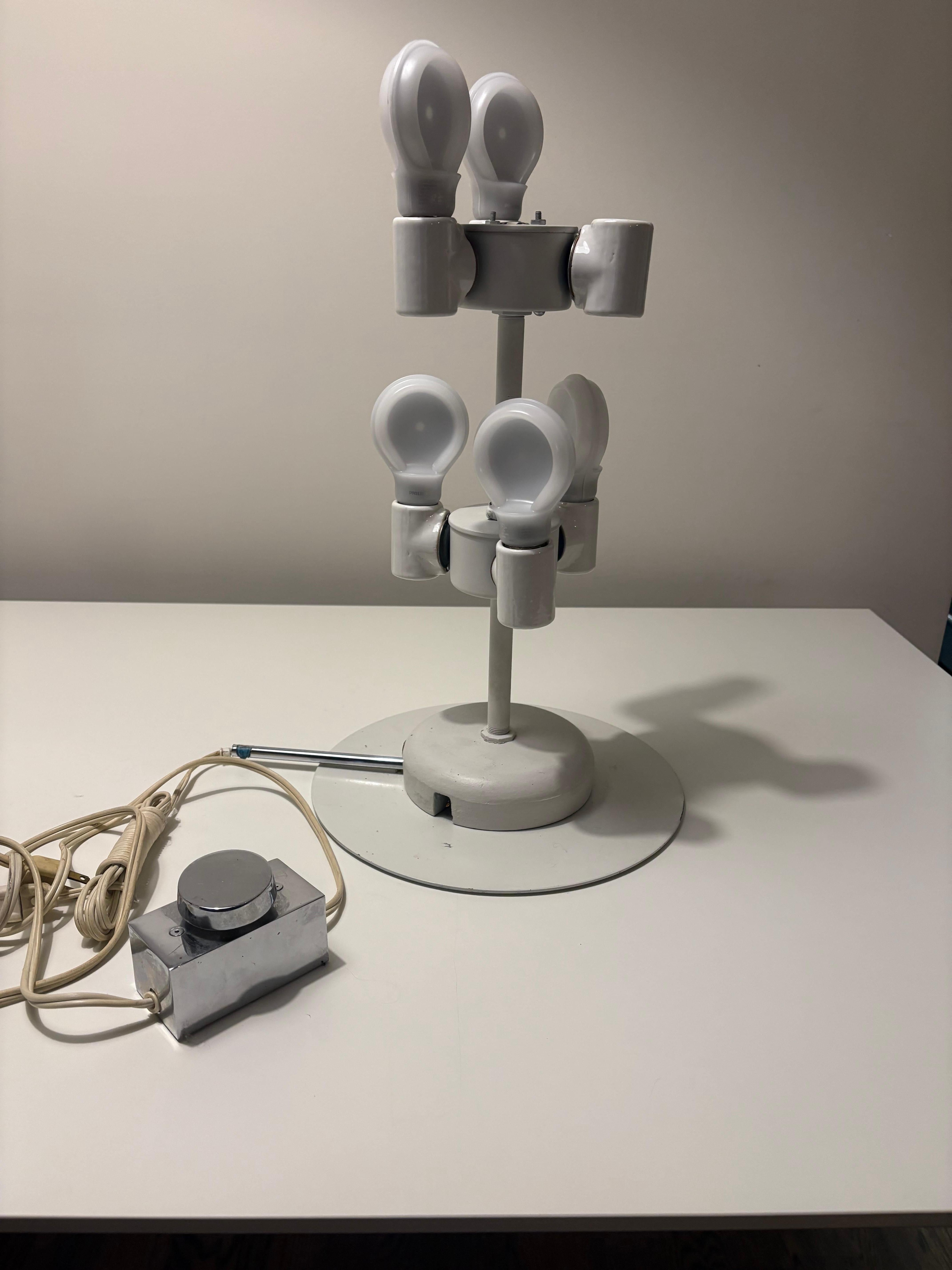 Lámpara de pie o sobremesa de lucita cilíndrica blanca Paul Mayen para Habitat en venta 11