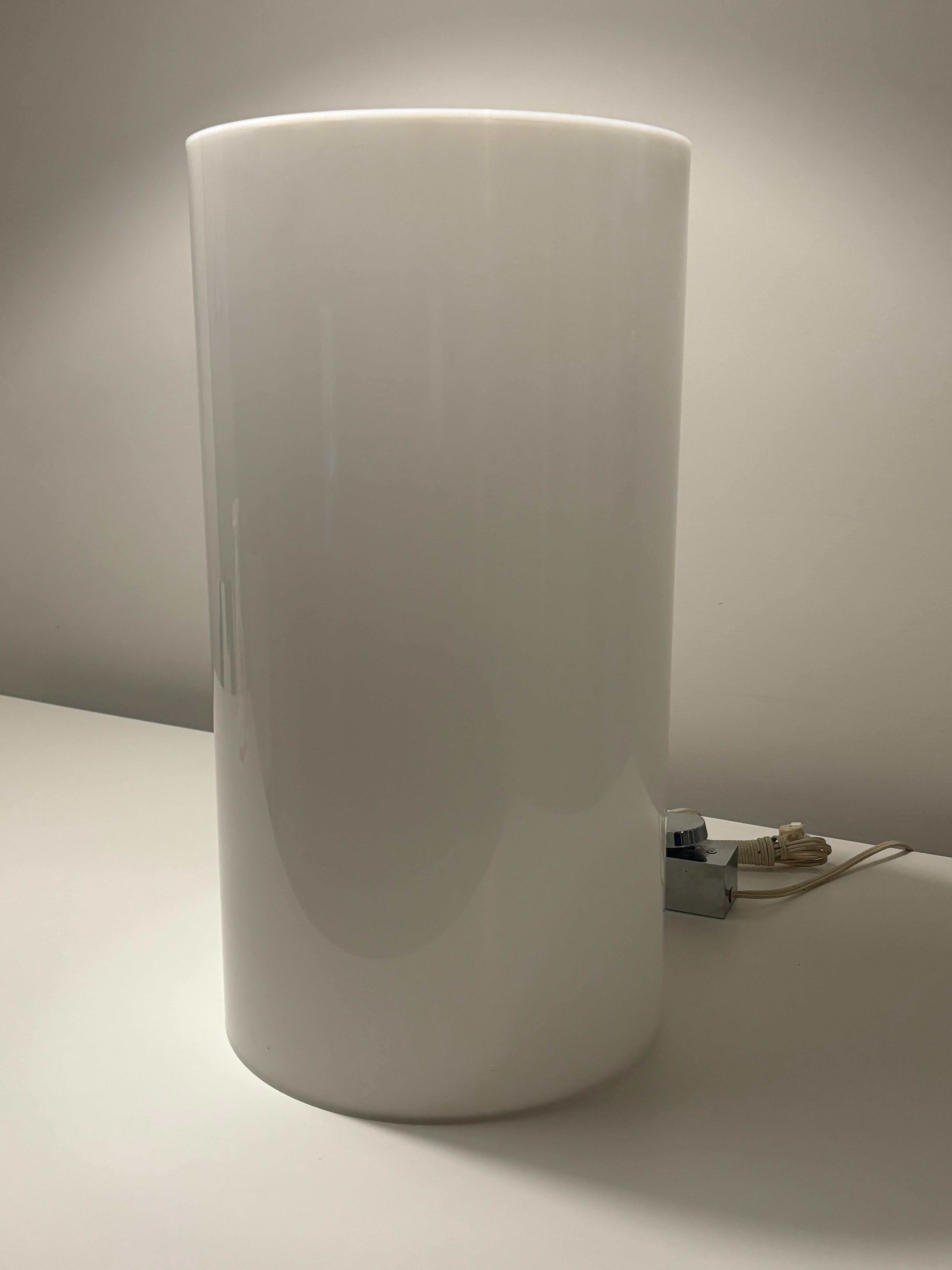 Lámpara de pie o sobremesa de lucita cilíndrica blanca Paul Mayen para Habitat en venta 2