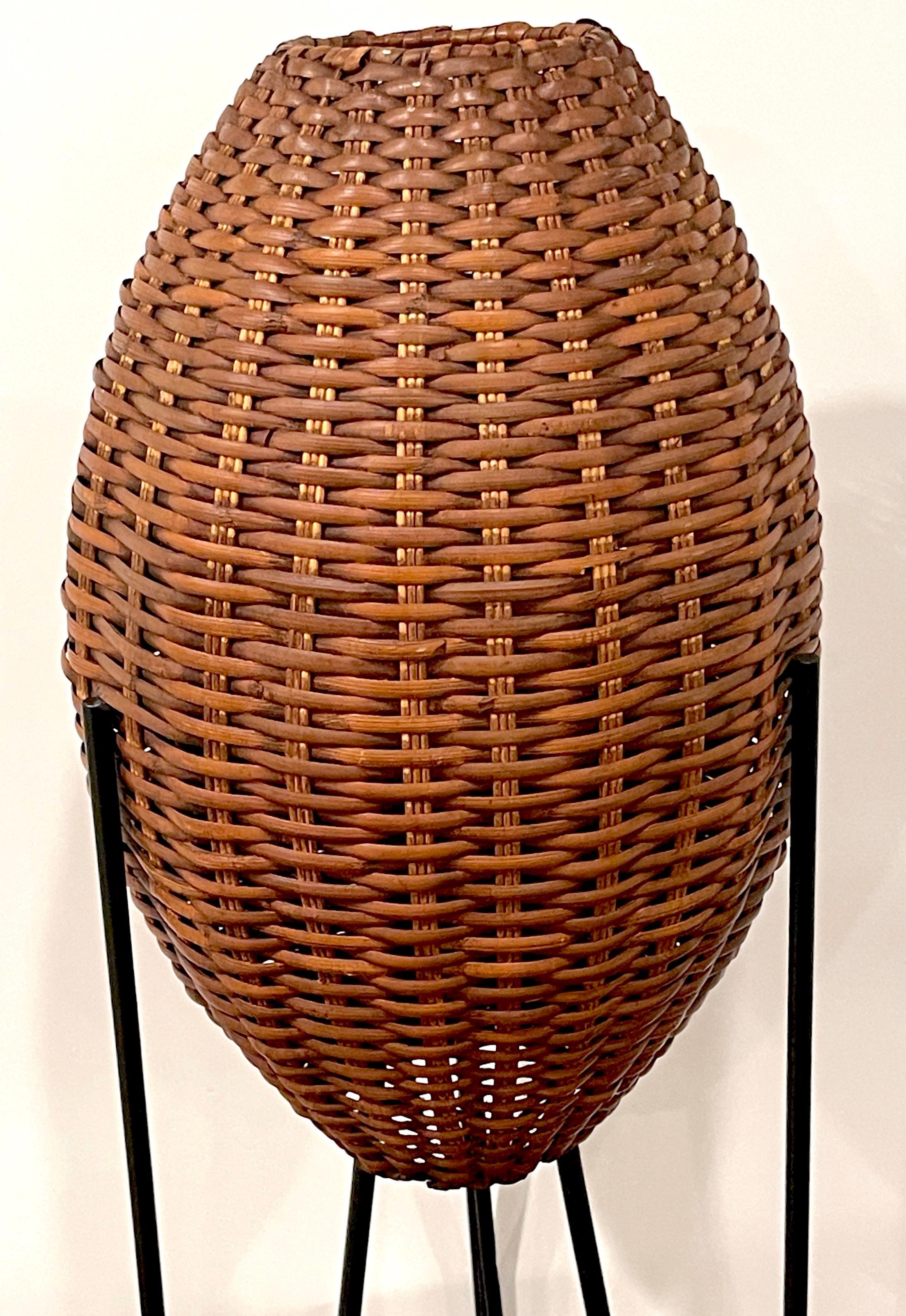 Tischlampe „ Bienenkäfig“ aus Korbweide von Paul Mayen, um 1965 (Moderne der Mitte des Jahrhunderts) im Angebot