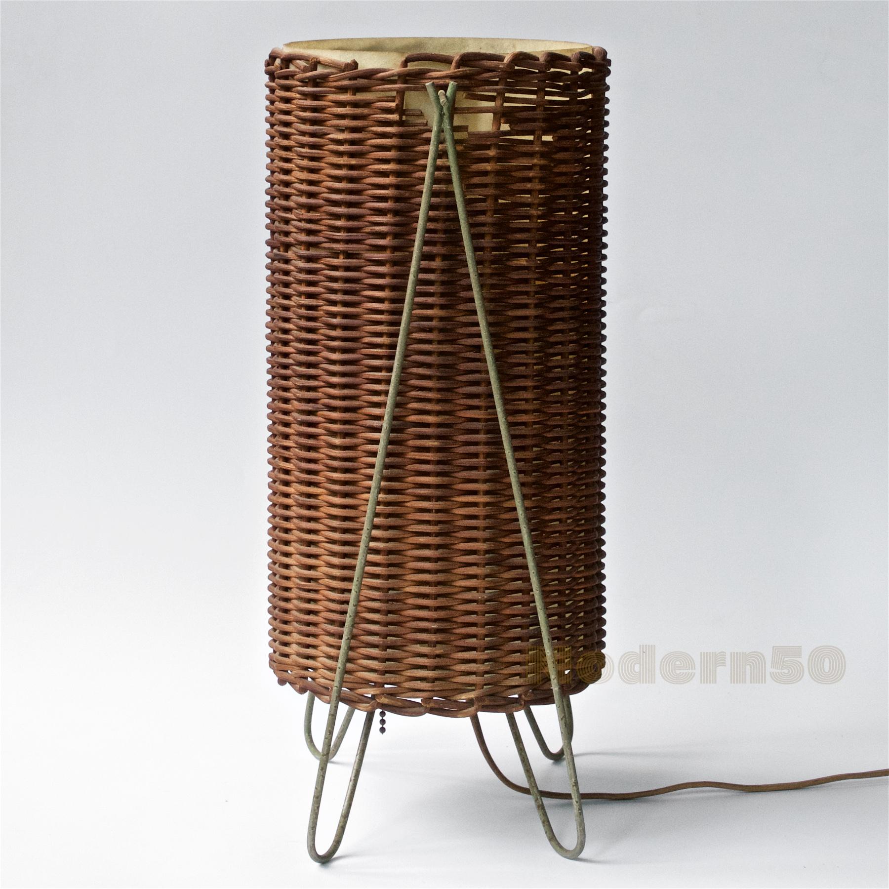Américain Lanterne en fil métallique Mayen 1951 MoMA Good Design Cabinmodern Rustic Basket Noguchi en vente