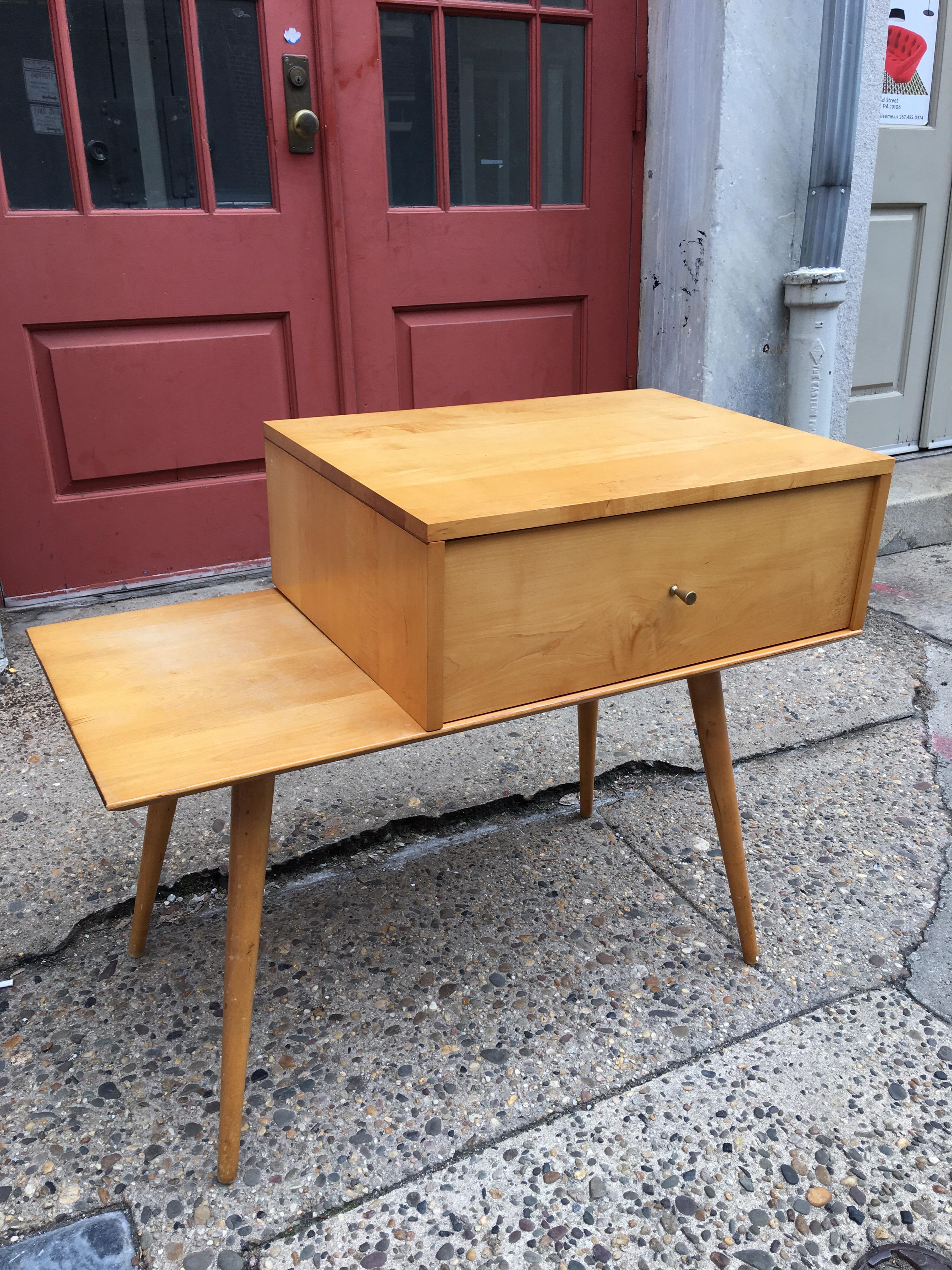 Paul McCobb 1 Drawer Cabinet on Bench In Good Condition In Philadelphia, PA