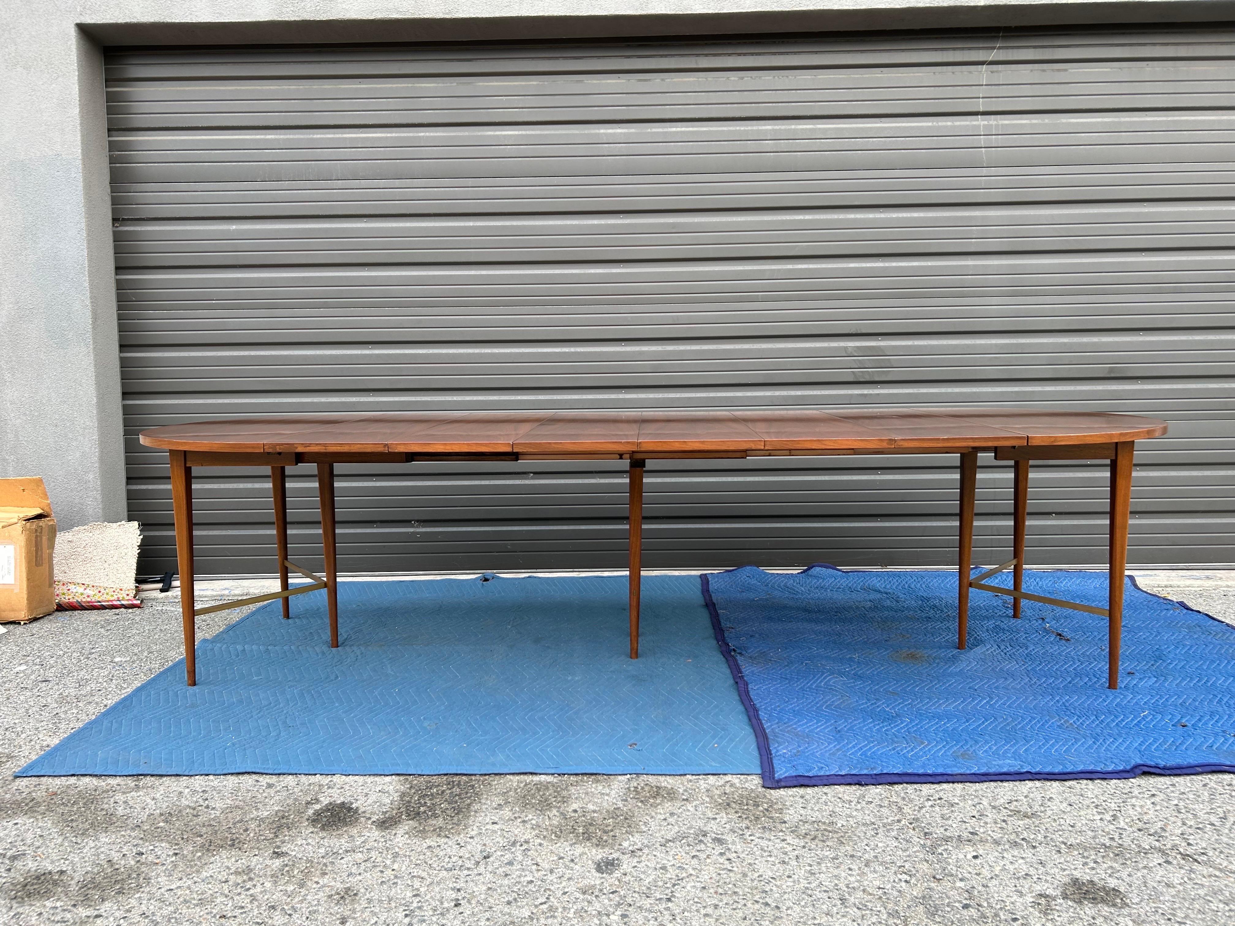 Paul McCobb 10'L Dining Table with Six Leaves  In Good Condition In Los Angeles, CA