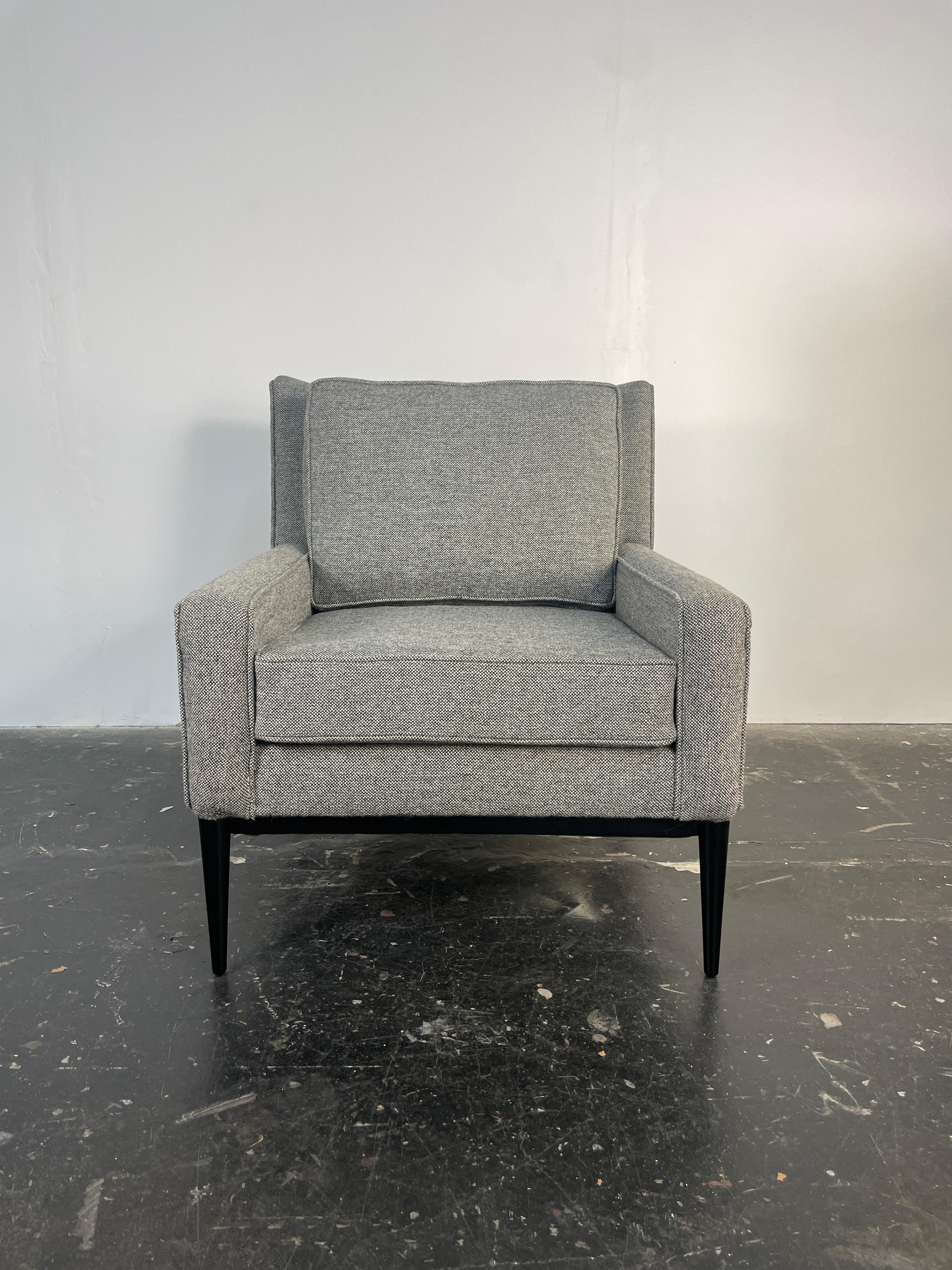 Sillón Perfect Slipper de Paul McCobb 312 Sillón para Direccional en Modo Maharam: Agua Salada.  Hemos retapizado con tela y espuma nuevas y frescas. Gran silla de líneas limpias y sobrias. Esta silla ofrece una inmensa cantidad de apoyo y