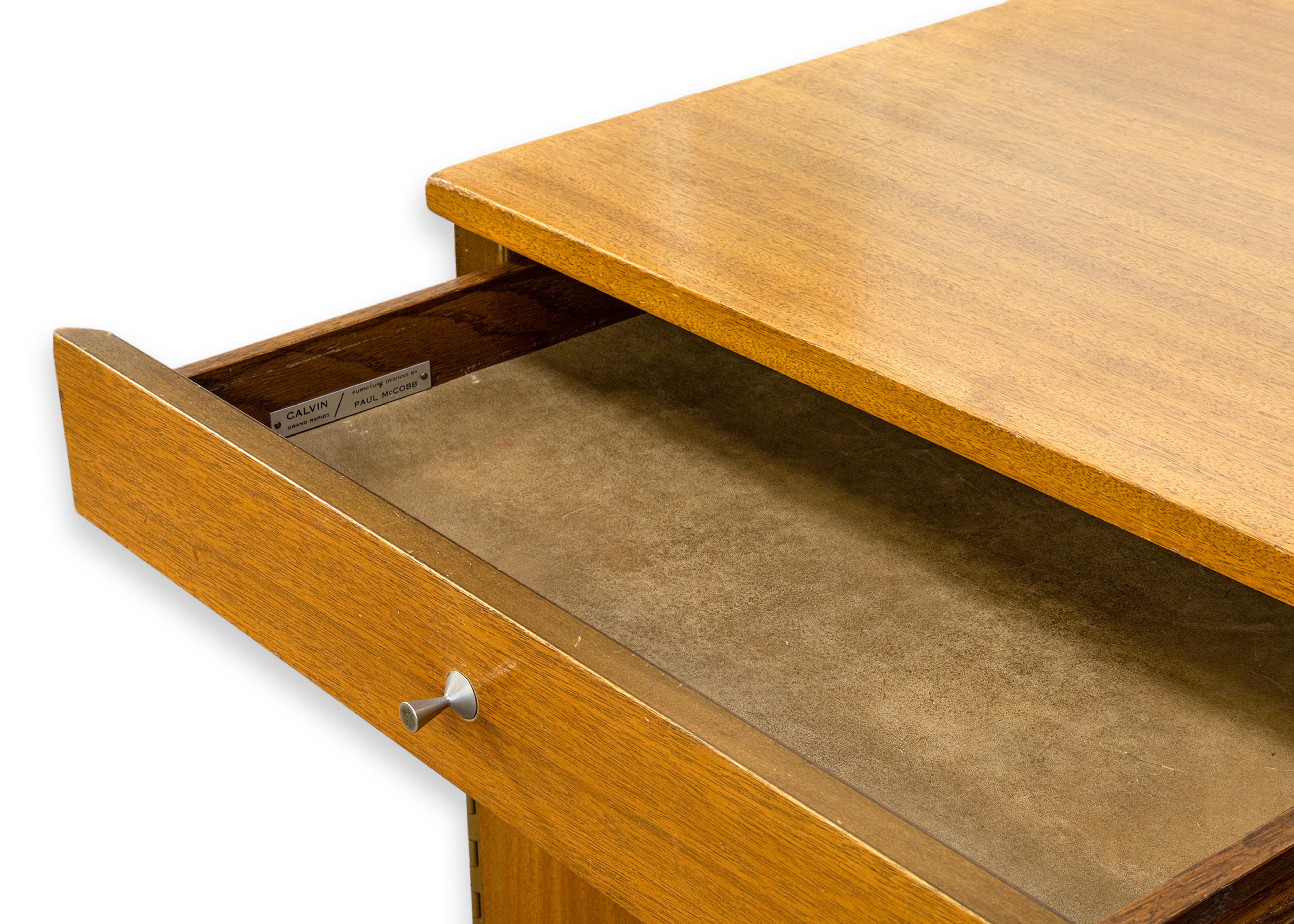 Paul McCobb 7770 Nachttisch mit Holzplatte für Calvin Furniture Co. Grand Rapids Mod (20. Jahrhundert) im Angebot