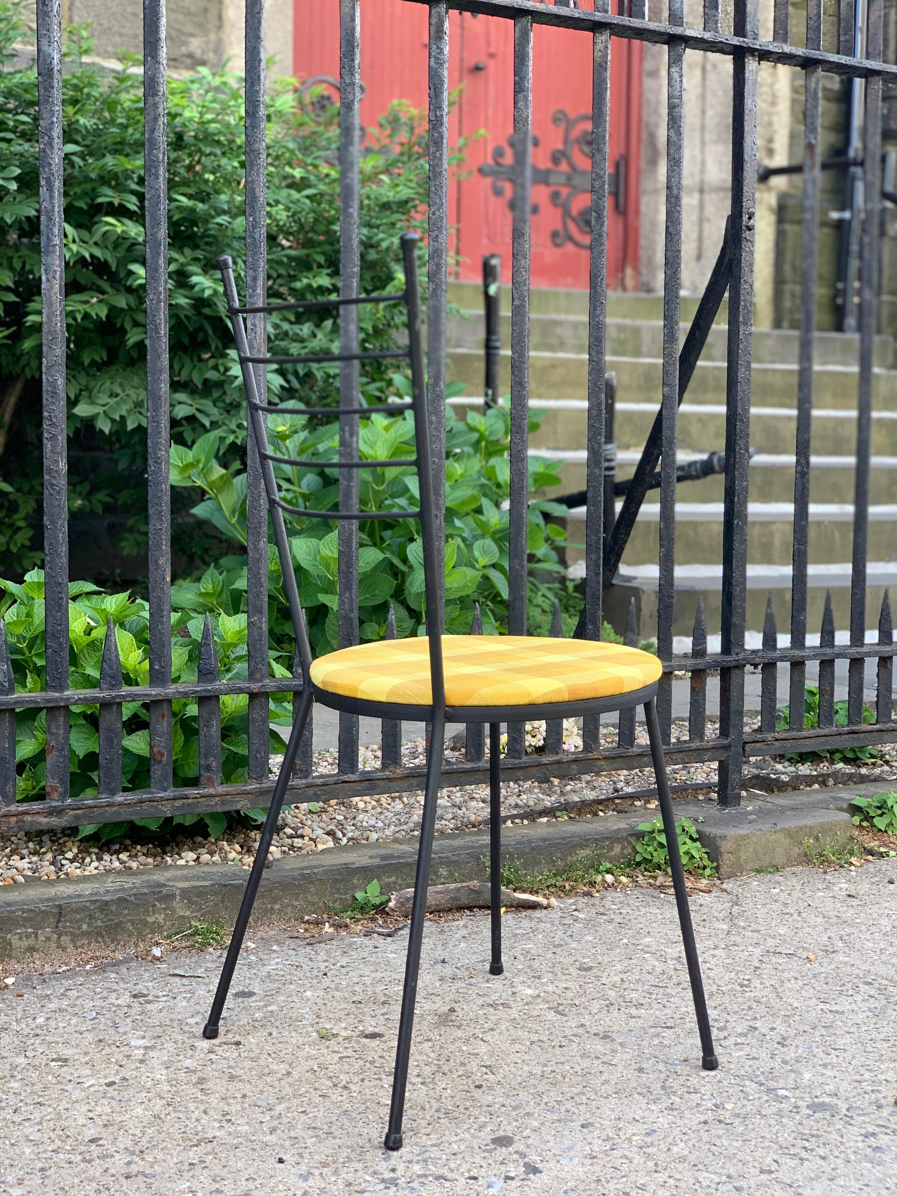 Paul McCobb Arbuck wrought iron hairpin chairs set, 1950s, indoor outdoor patio. Paul McCobb for Arbuck Inc of Brooklyn, NY.  Black wrought iron hairpin chair, c. 1951. Set of 6. Priced as a single set. Stackable. Indoor / outdoor. Great lines,