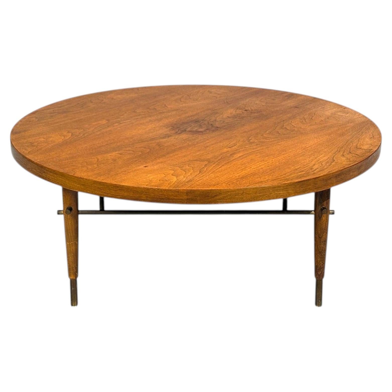Paul McCobb attr., Coffee Table, Walnut, Brass, USA, 1950s