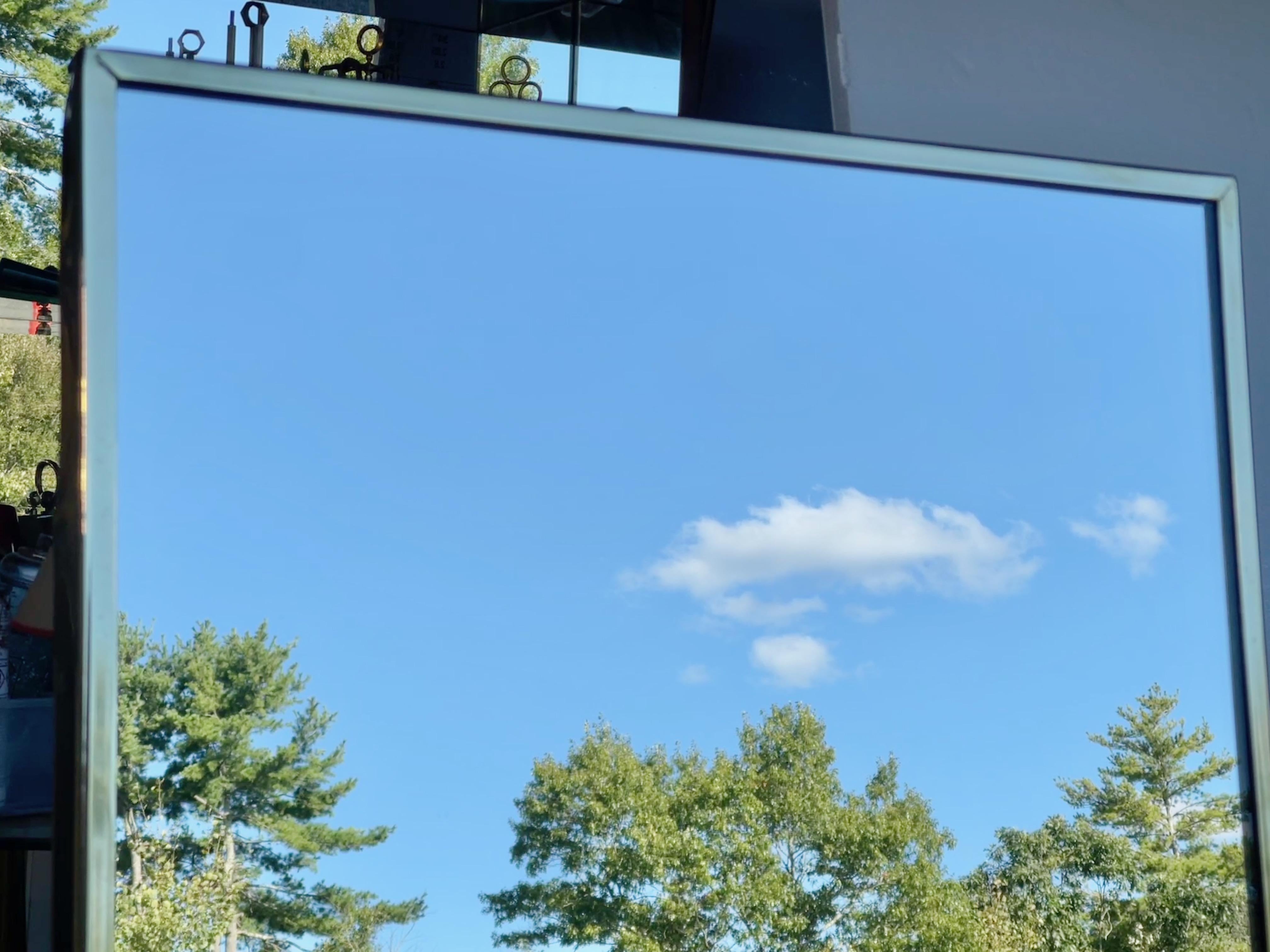 Specchio con cornice in ottone Paul McCobb di Bryce Originals In condizioni buone in vendita a Hanover, MA