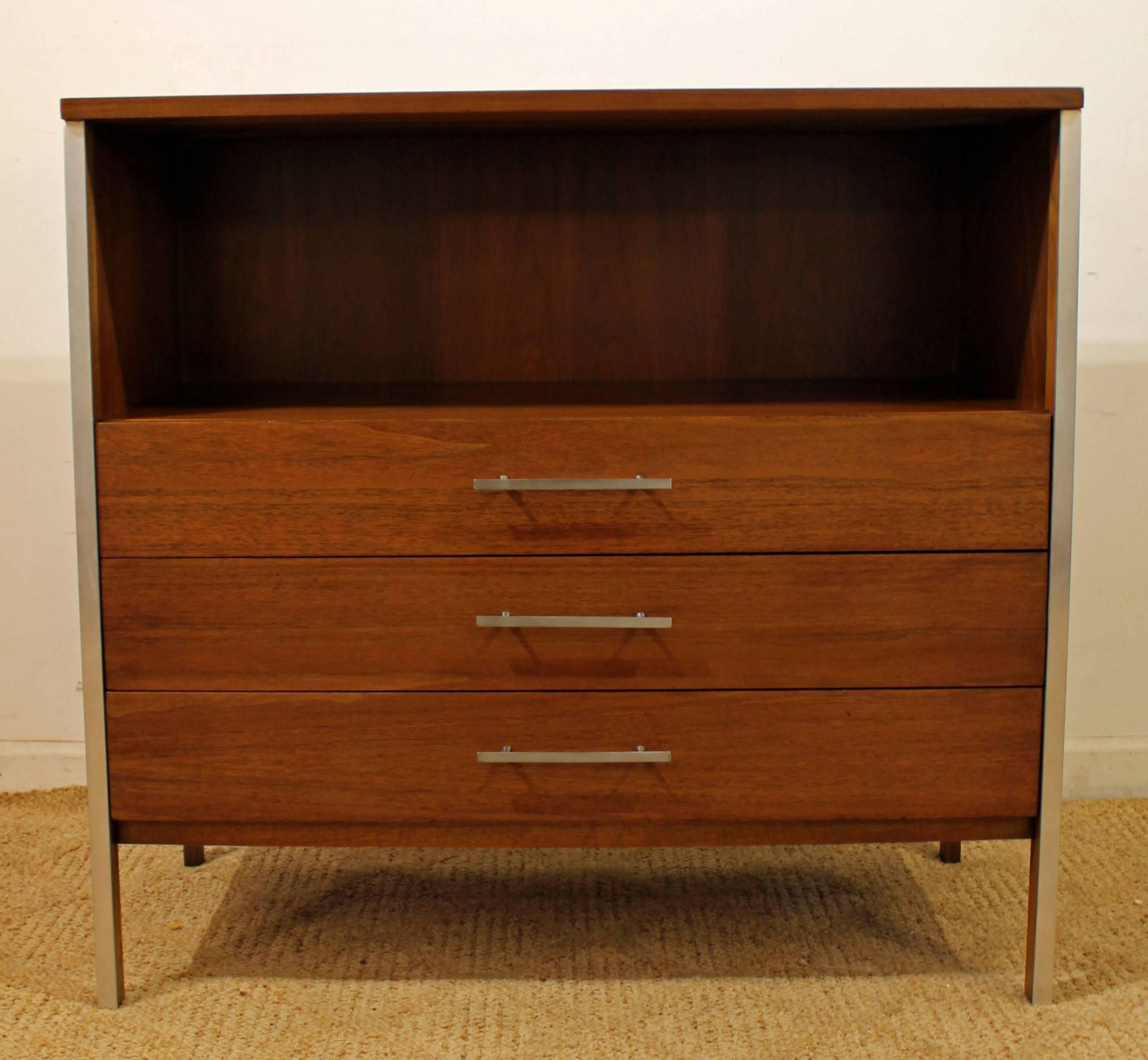 Mid-Century Modern Paul McCobb Coffre/ Centre de médias pour garçonne du groupe Calvin en vente