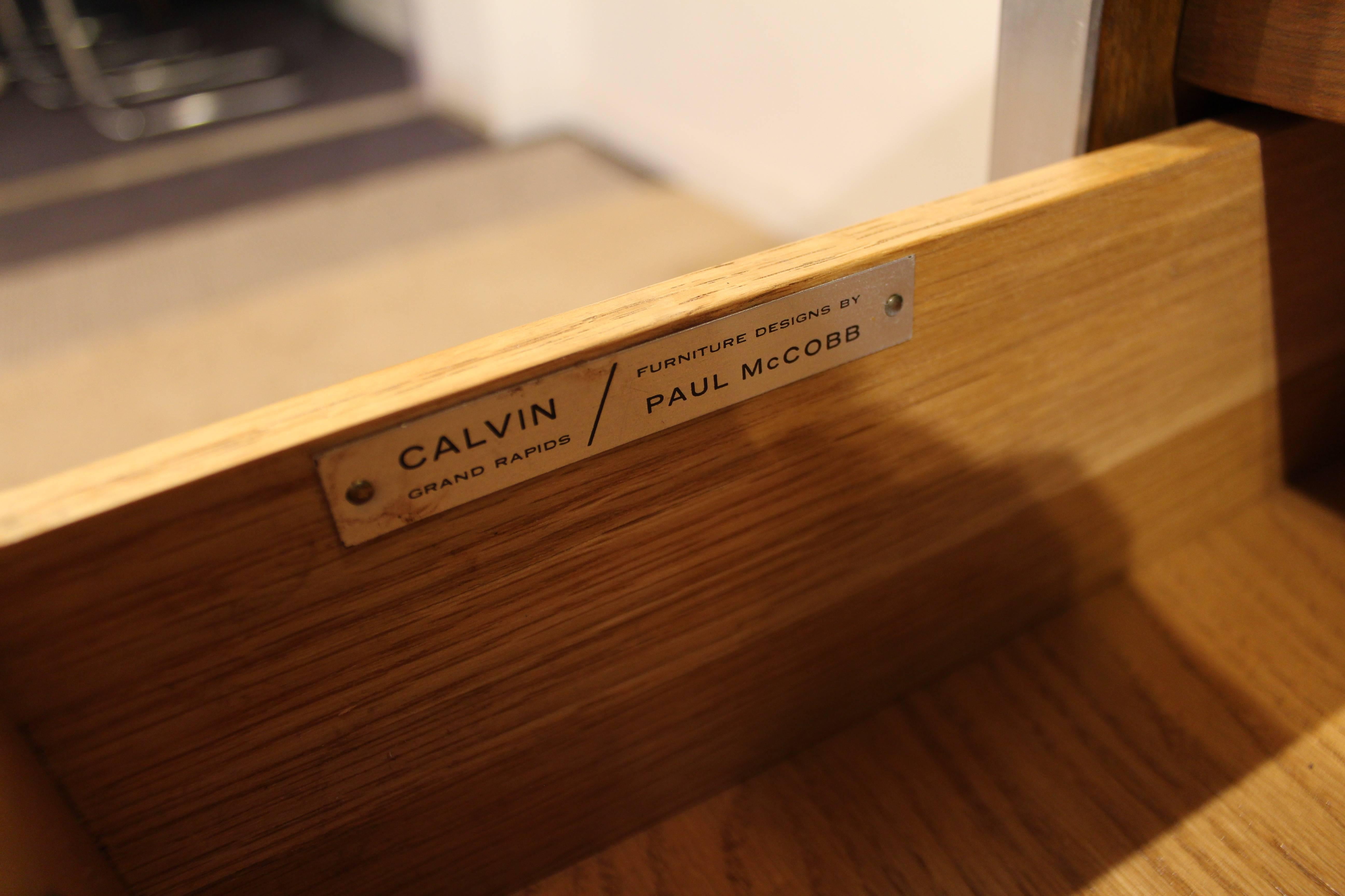 20ième siècle Paul McCobb Coffre/ Centre de médias pour garçonne du groupe Calvin en vente