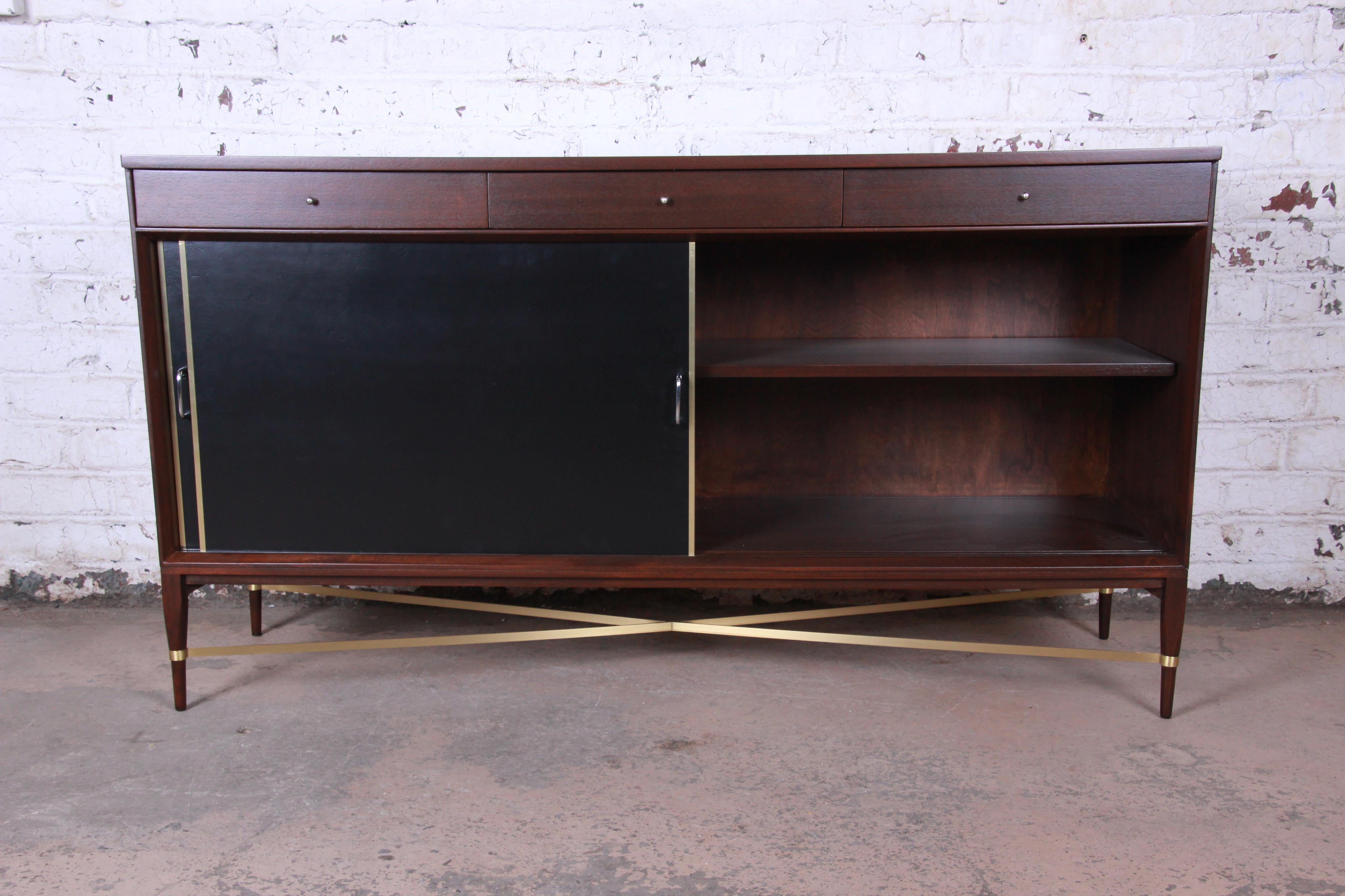 Paul McCobb Calvin Group Mahogany and Brass Credenza In Good Condition In South Bend, IN