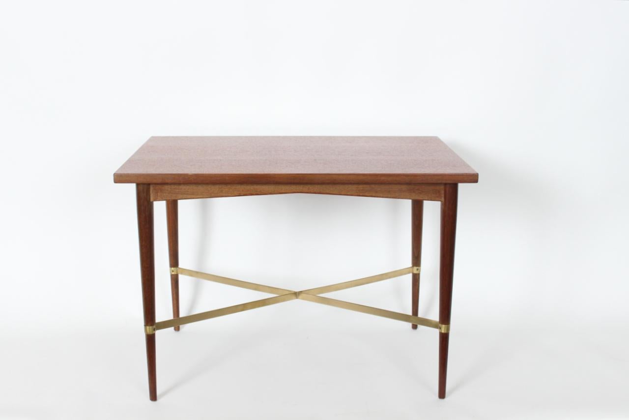 Mid-Century Modern Table d'appoint Paul McCobb Collection Connoisseur en acajou et laiton en vente