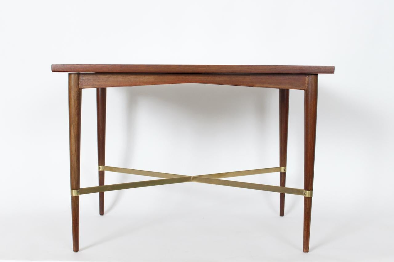 Américain Table d'appoint Paul McCobb Collection Connoisseur en acajou et laiton en vente