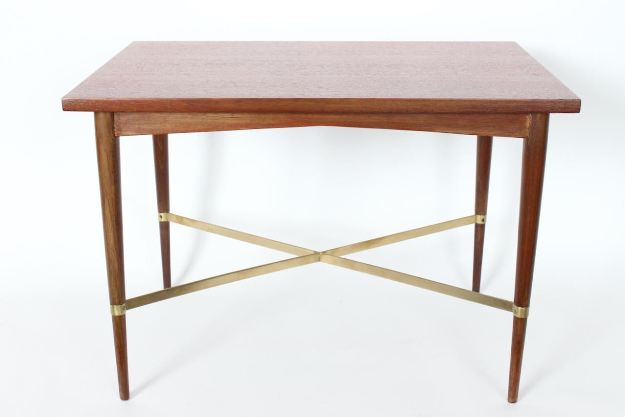 Table d'appoint Paul McCobb Collection Connoisseur en acajou et laiton en vente 1