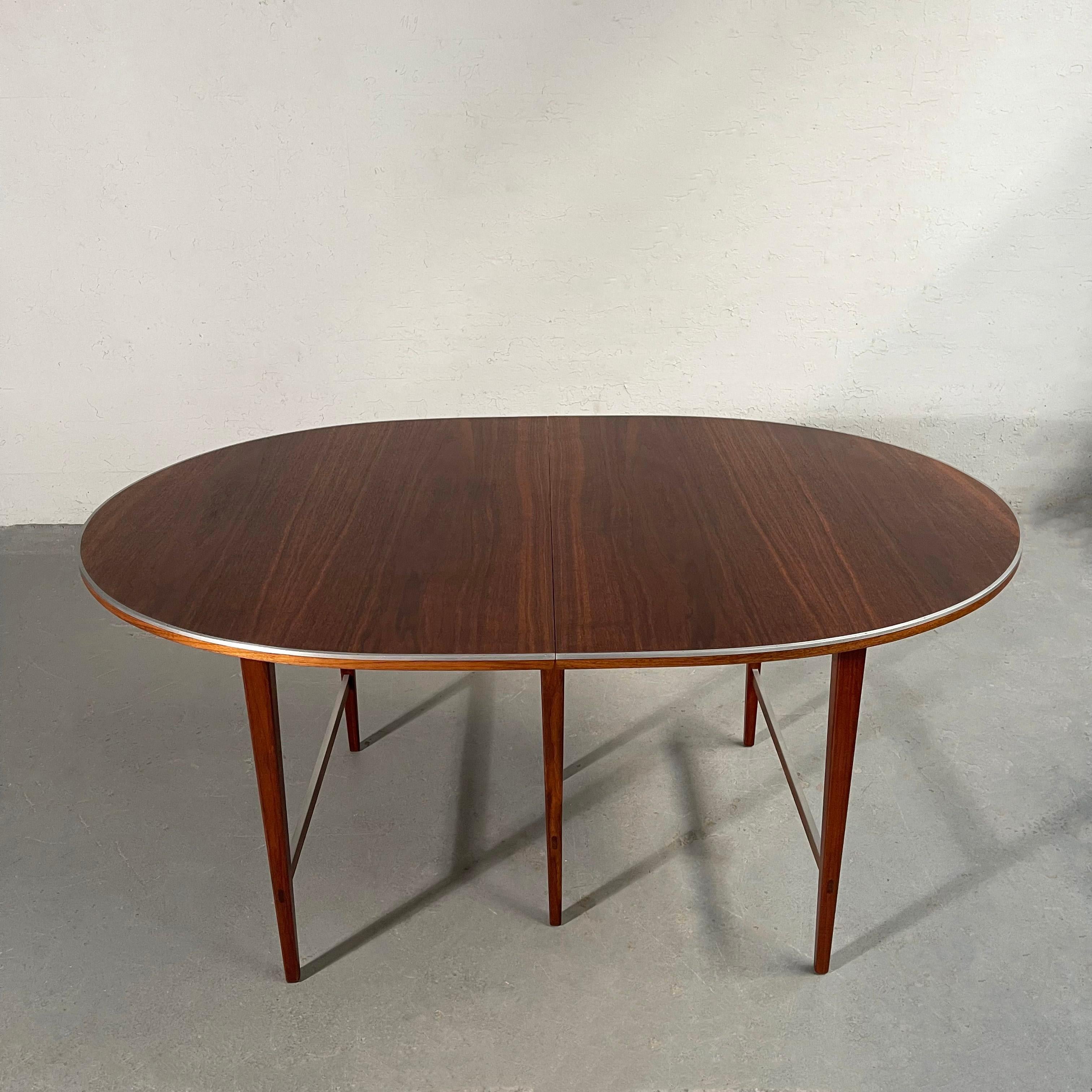 Mid-Century Modern Paul McCobb Connoisseur Collection Oval Extension Dining Table