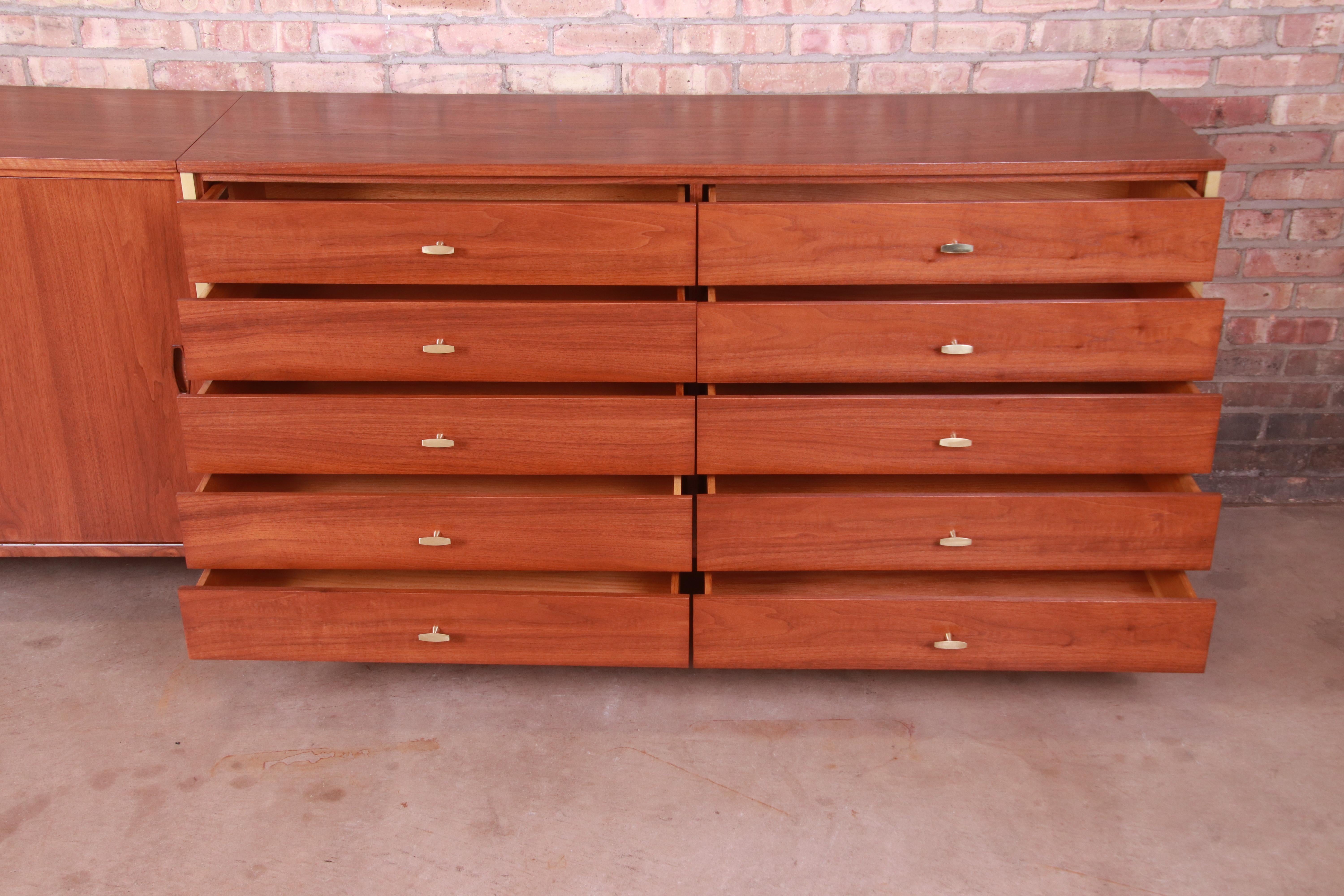 Paul McCobb Connoisseur Collection Walnut and Brass Monumental Credenza, 1950s 2