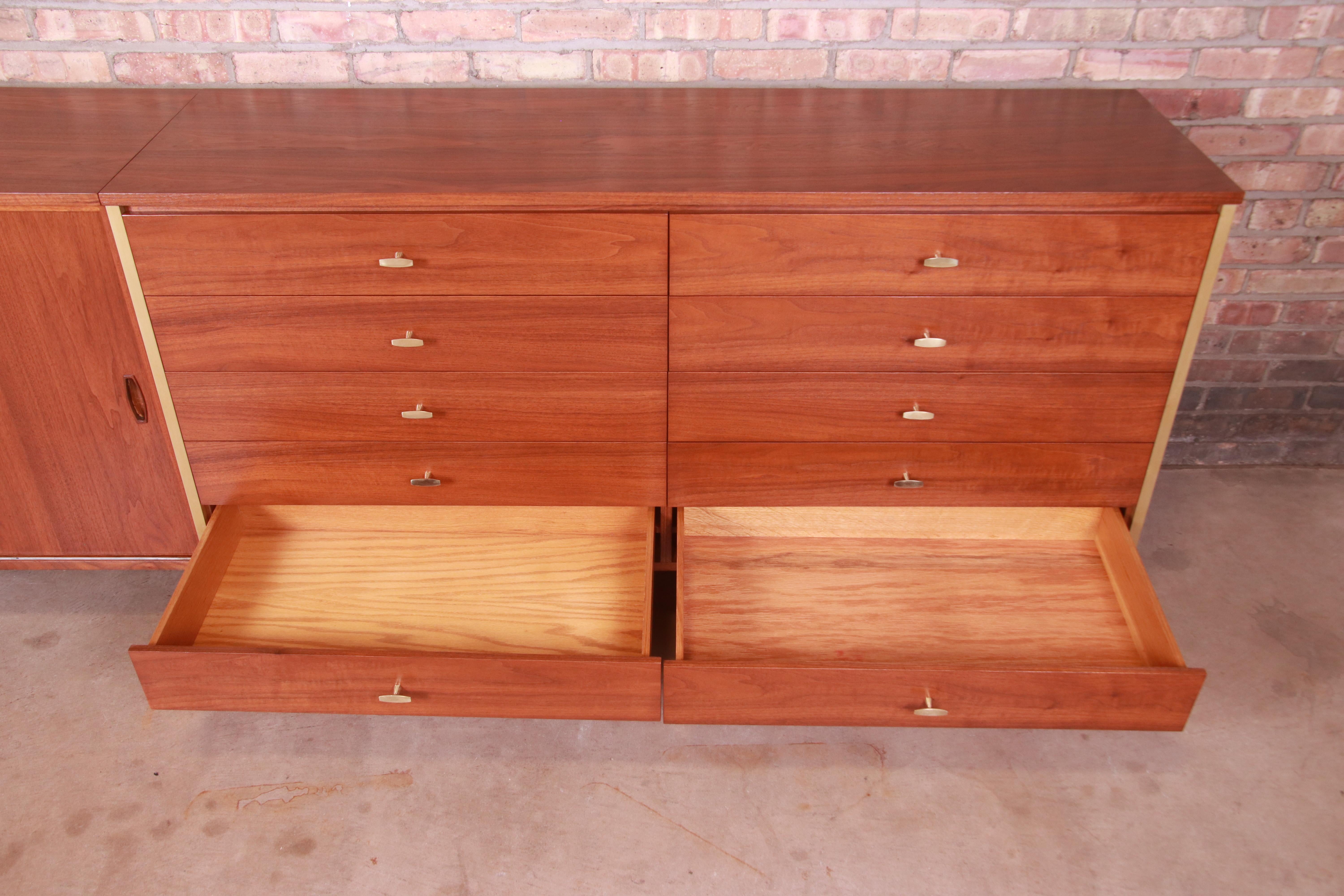 Paul McCobb Connoisseur Collection Walnut and Brass Monumental Credenza, 1950s 3