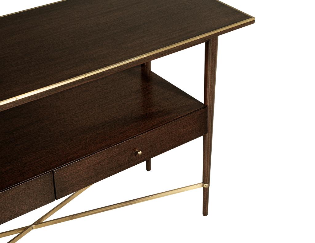 Paul McCobb Connoisseur Collection Walnut Console Table finales del siglo XX en venta