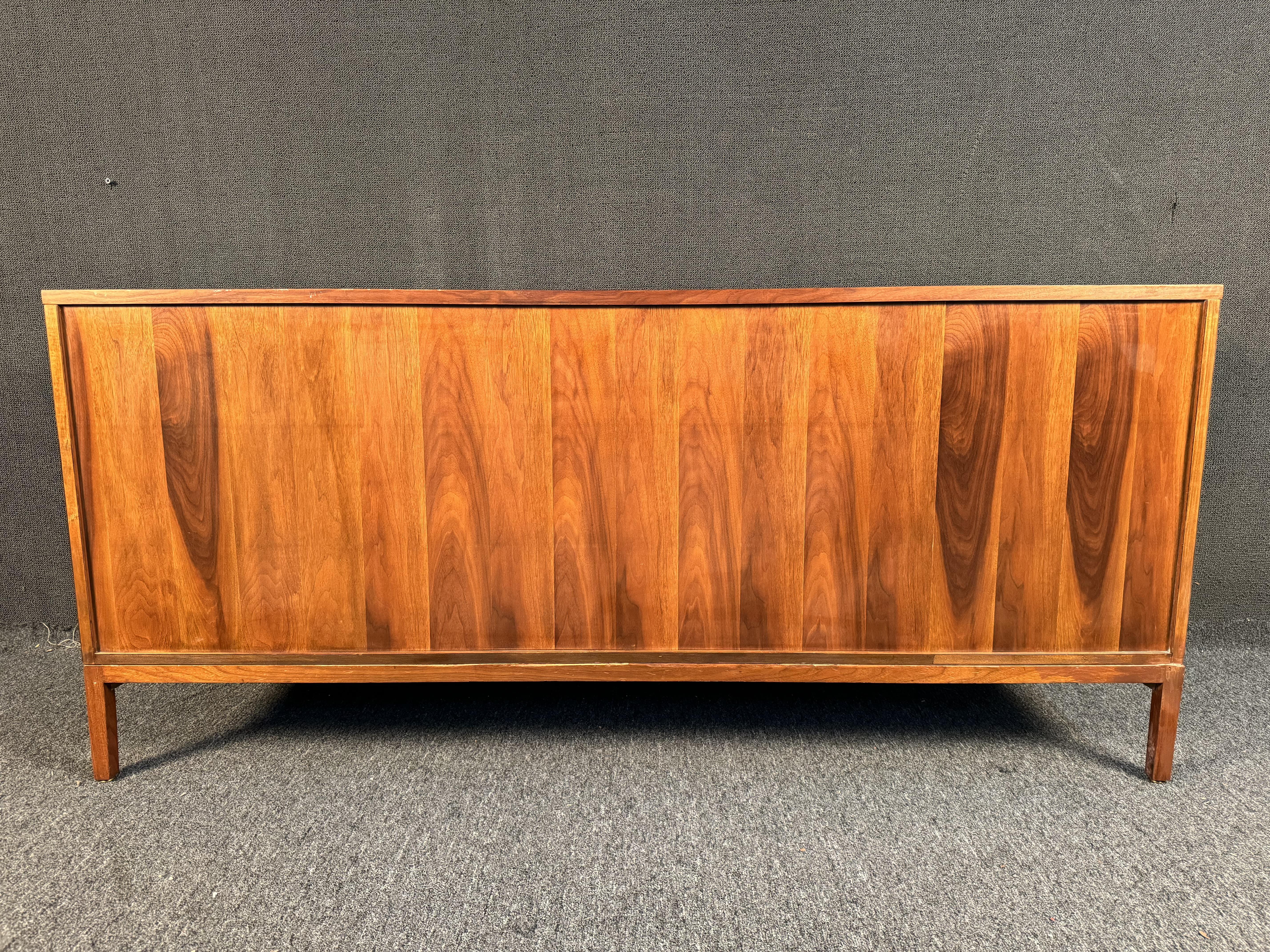 Paul McCobb - Credenza di Calvin Furniture in vendita 11