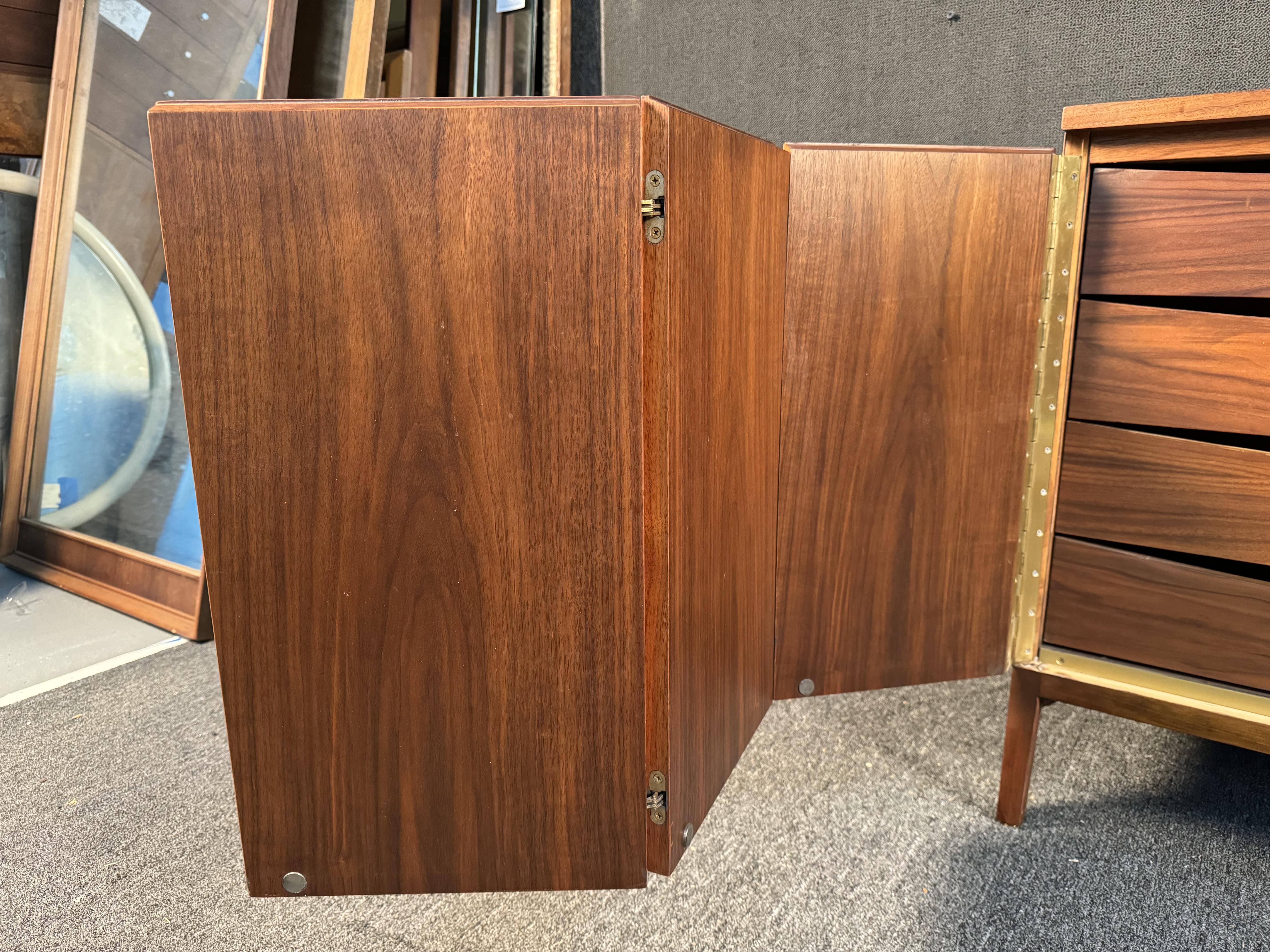 Paul McCobb - Credenza di Calvin Furniture in vendita 2