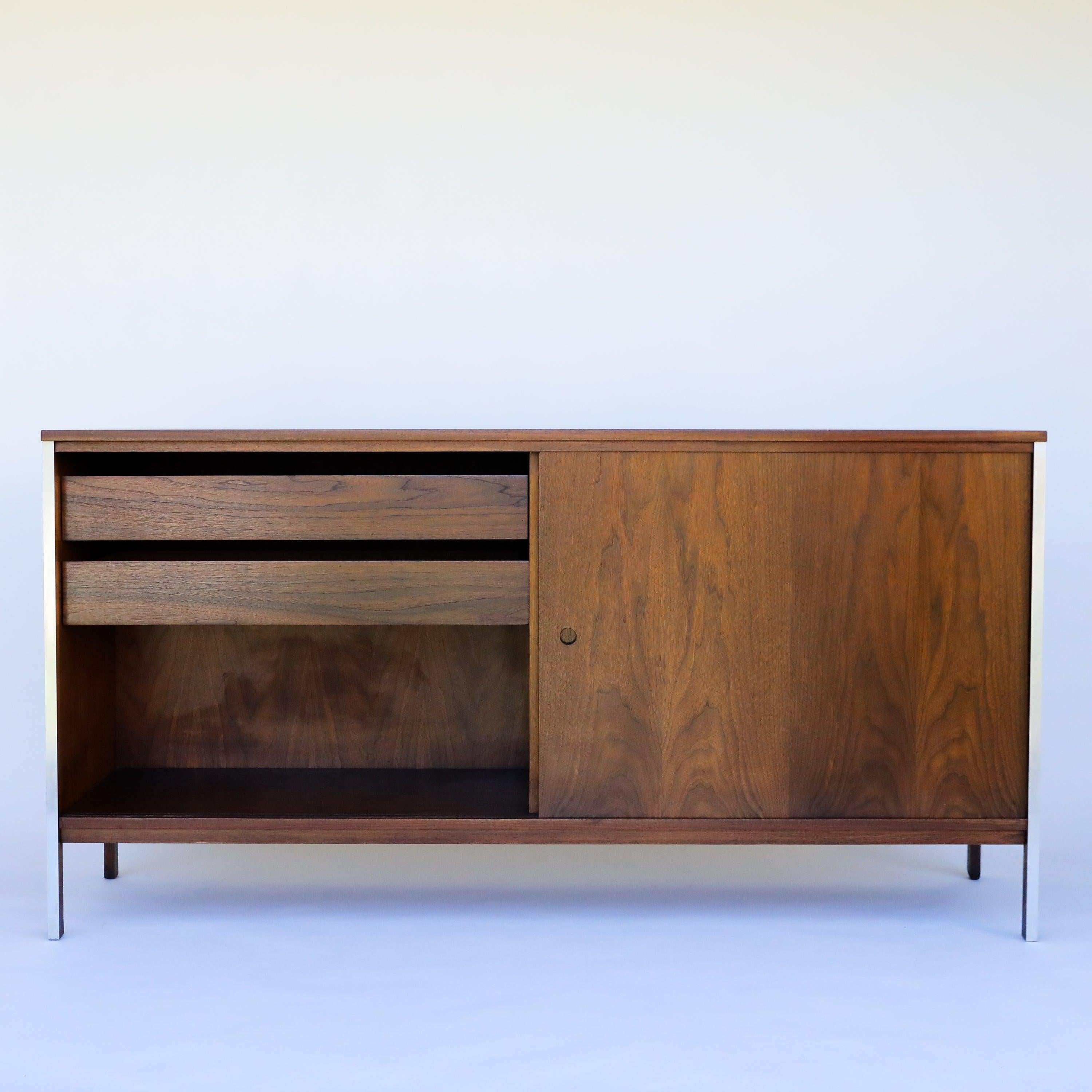 Mid-20th Century Paul McCobb Credenza for Calvin Furniture