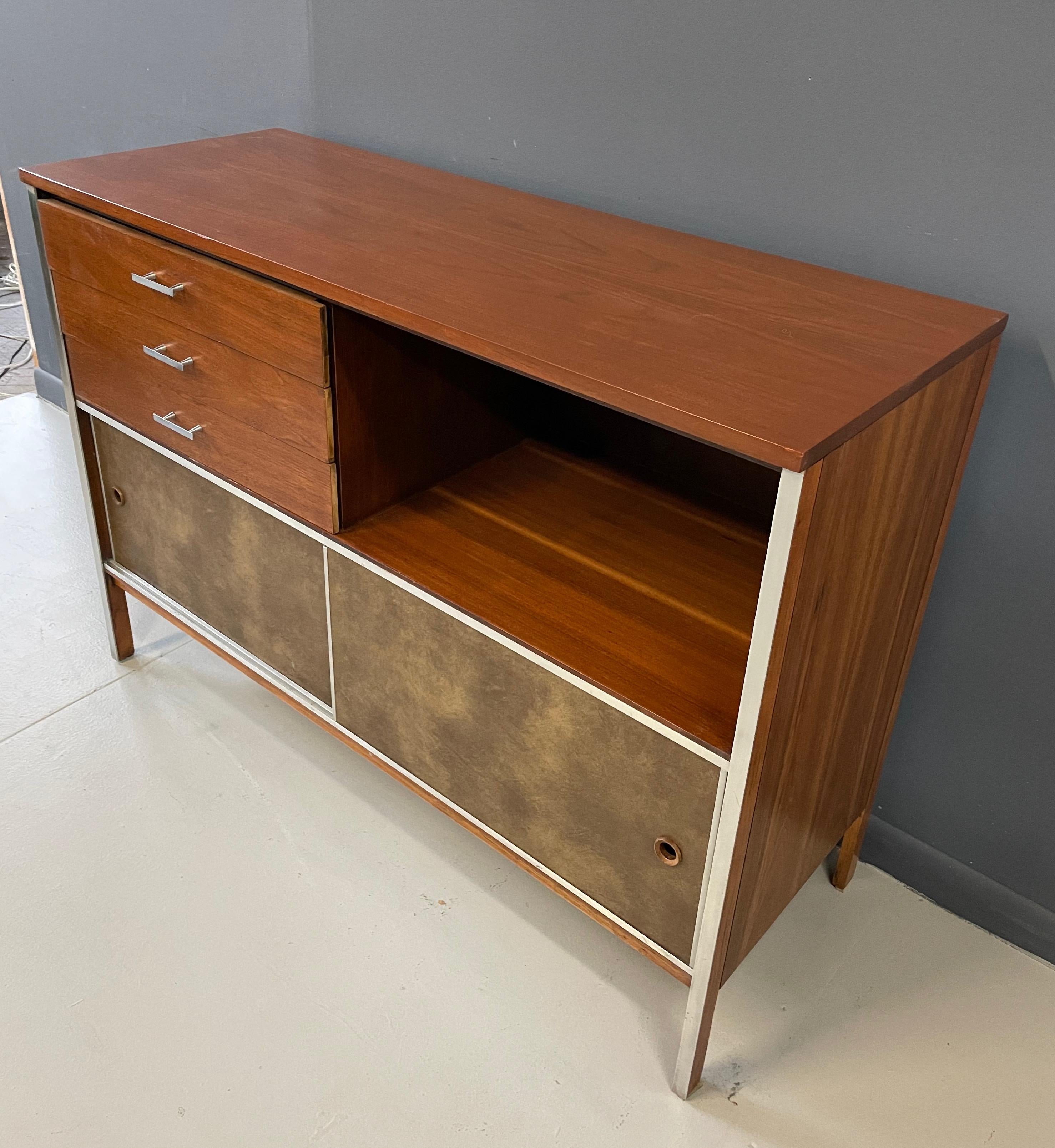 Paul McCobb Credenza for Calvin Furniture With 3 Drawers and 2 Sliding Doors 1