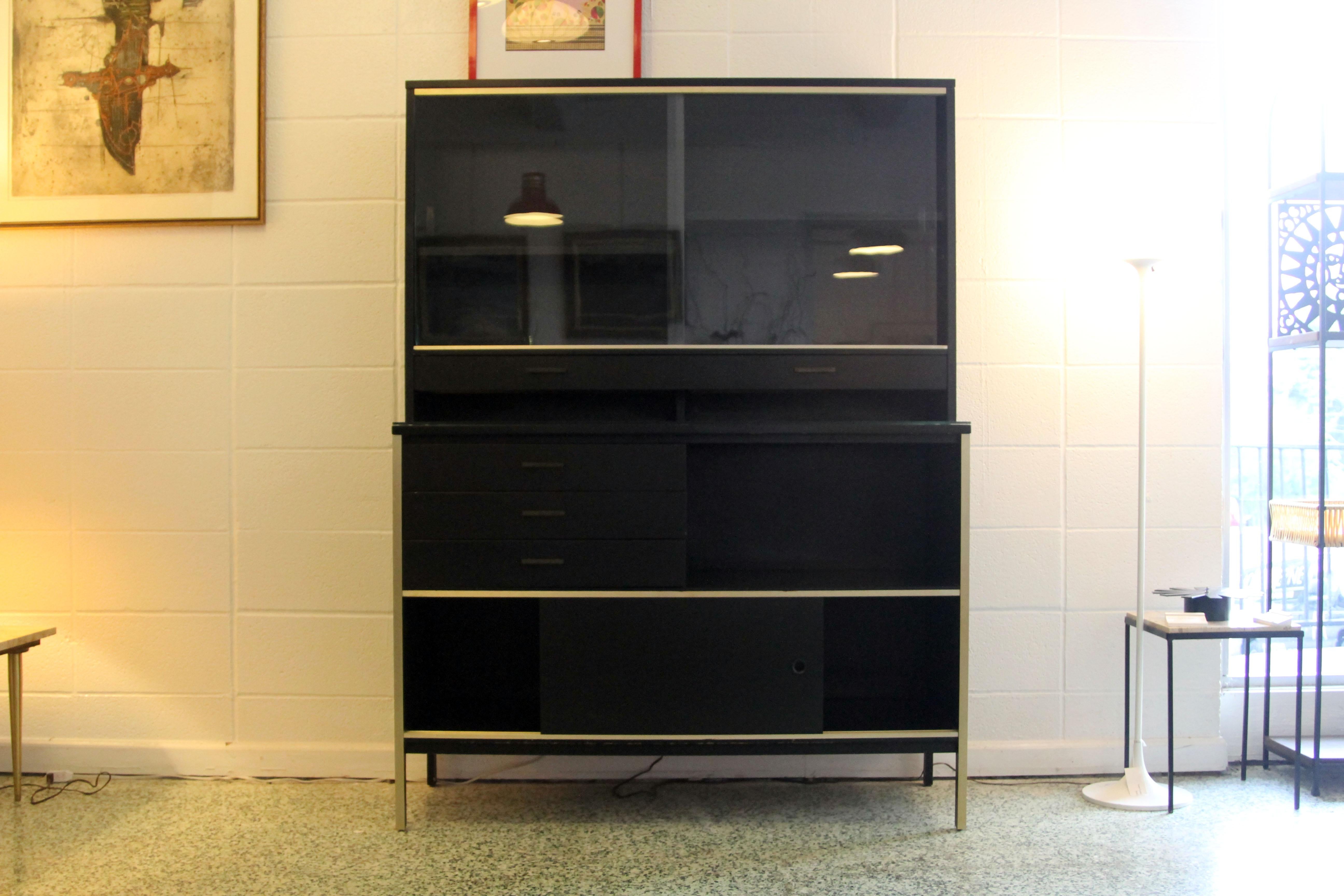 Paul McCobb Credenza Hutch by Calvin In Good Condition In St. Louis, MO