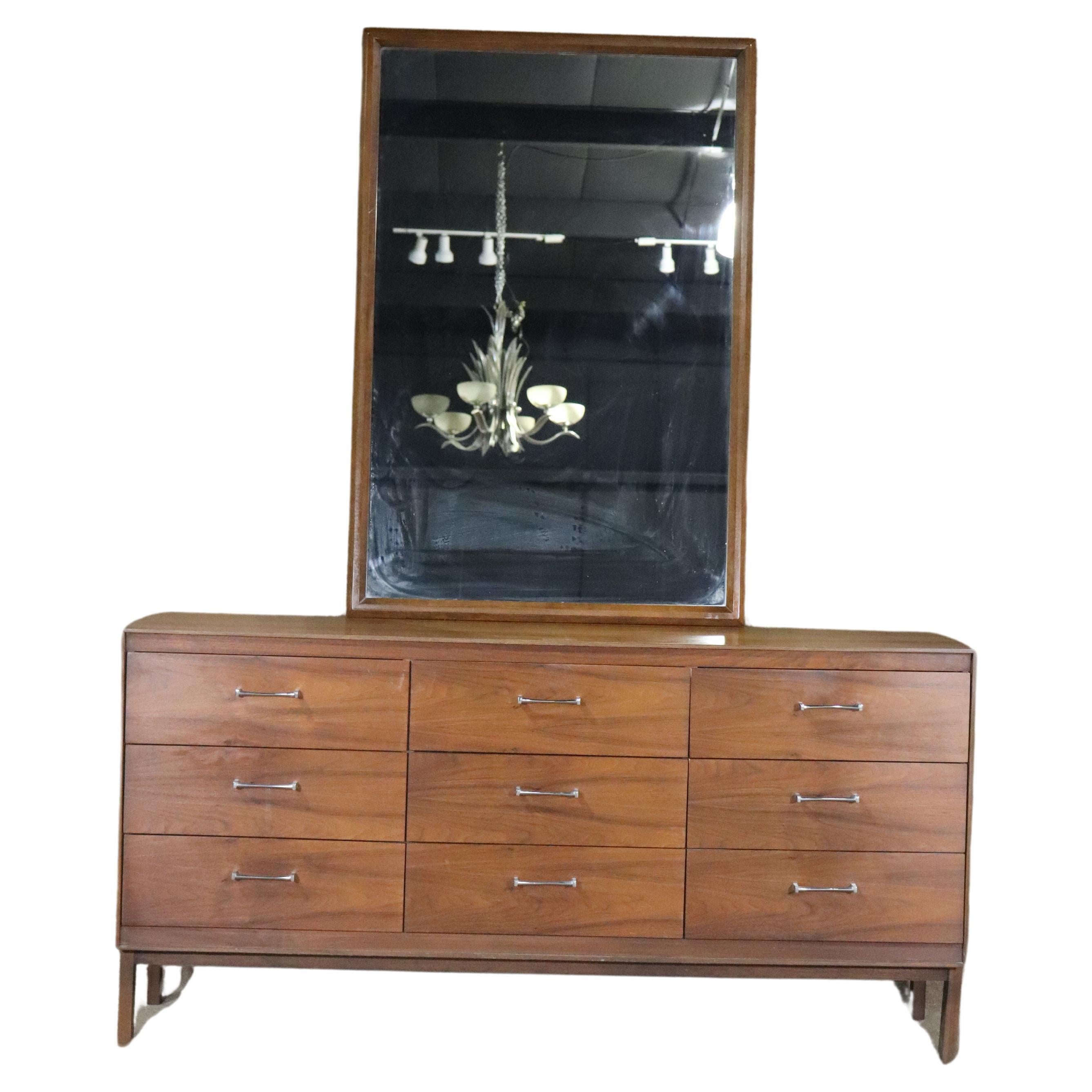 Paul McCobb Designed Dresser w/ Rosewood Dovetail For Sale