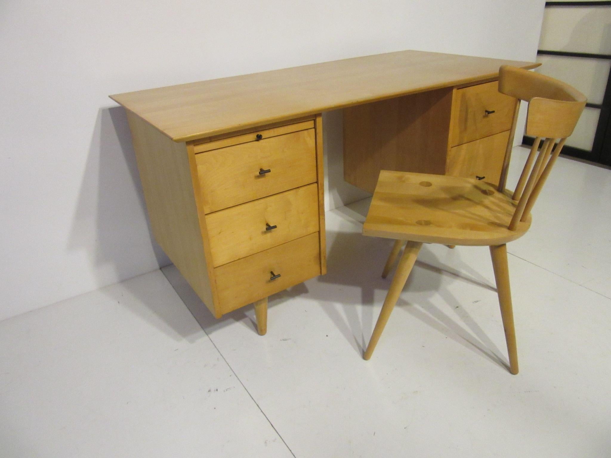 Paul McCobb Desk and Chair from the Planner Group  3
