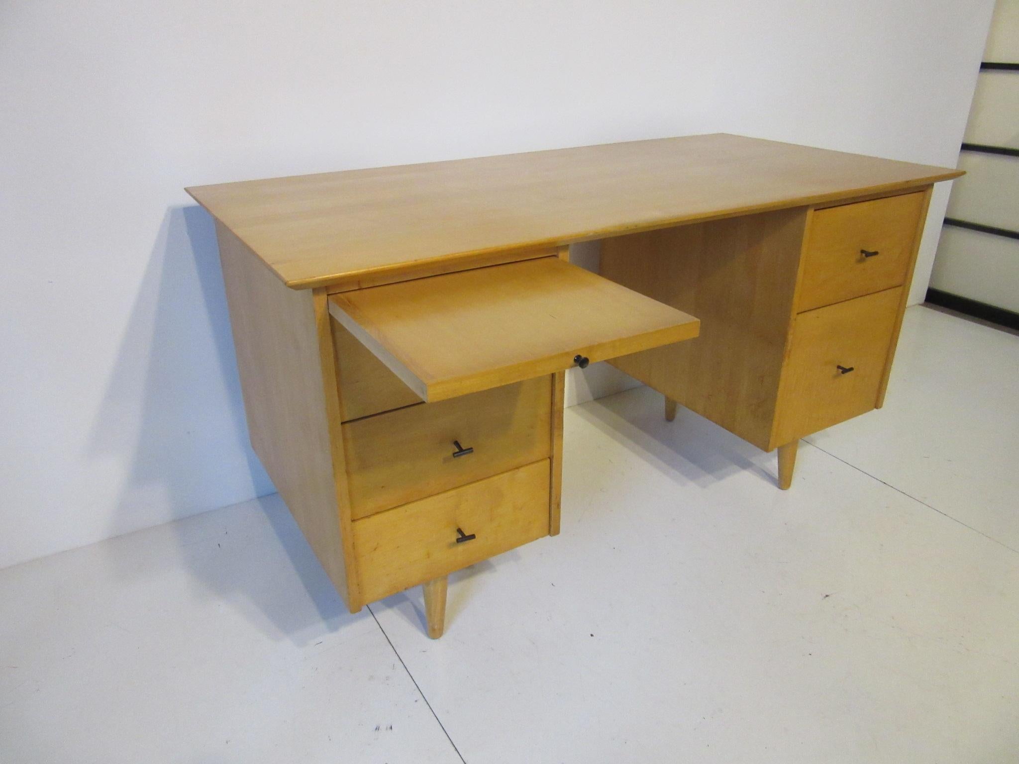 American Paul McCobb Desk and Chair from the Planner Group 