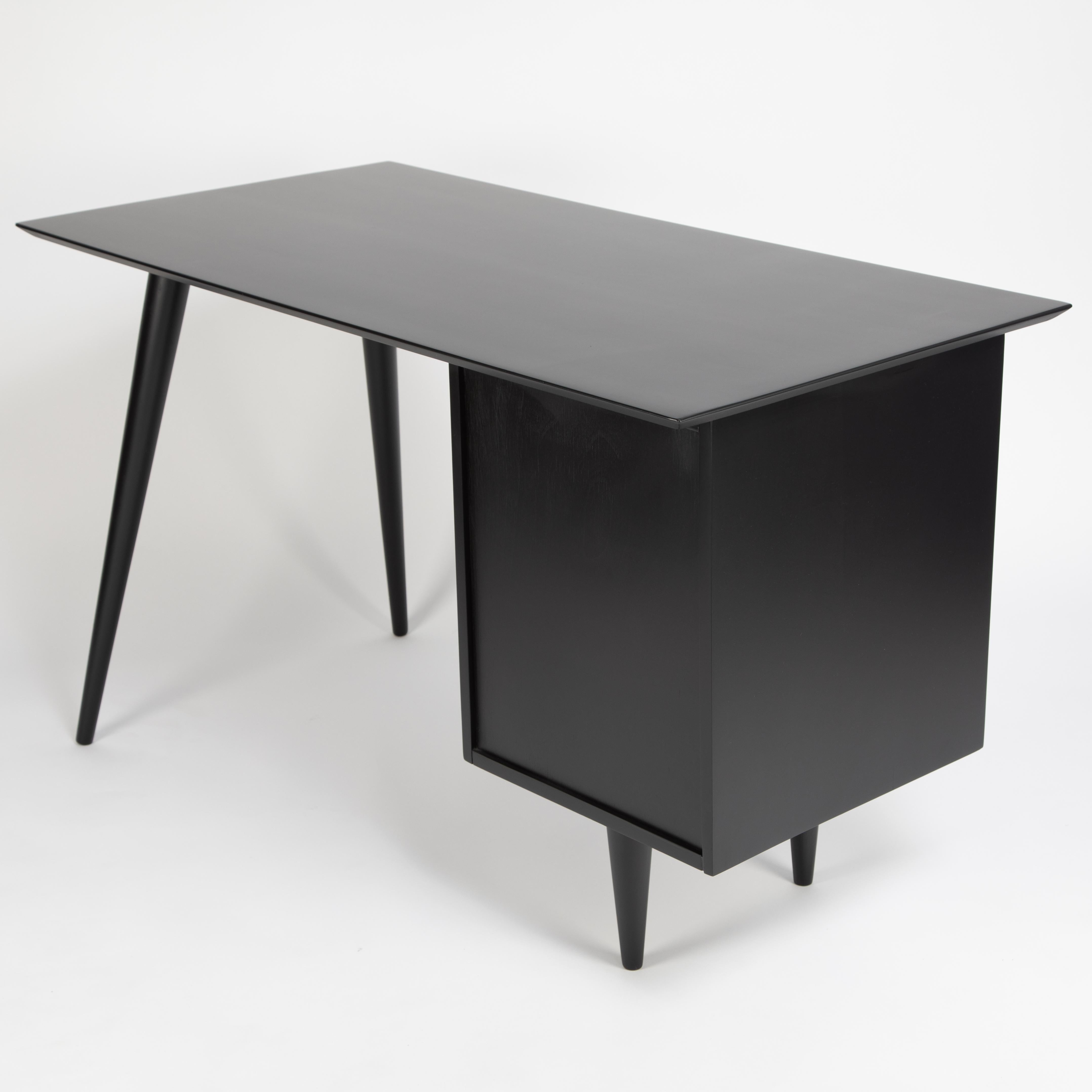 Mid-20th Century Paul McCobb Desk with Tapered Legs, circa 1950s For Sale