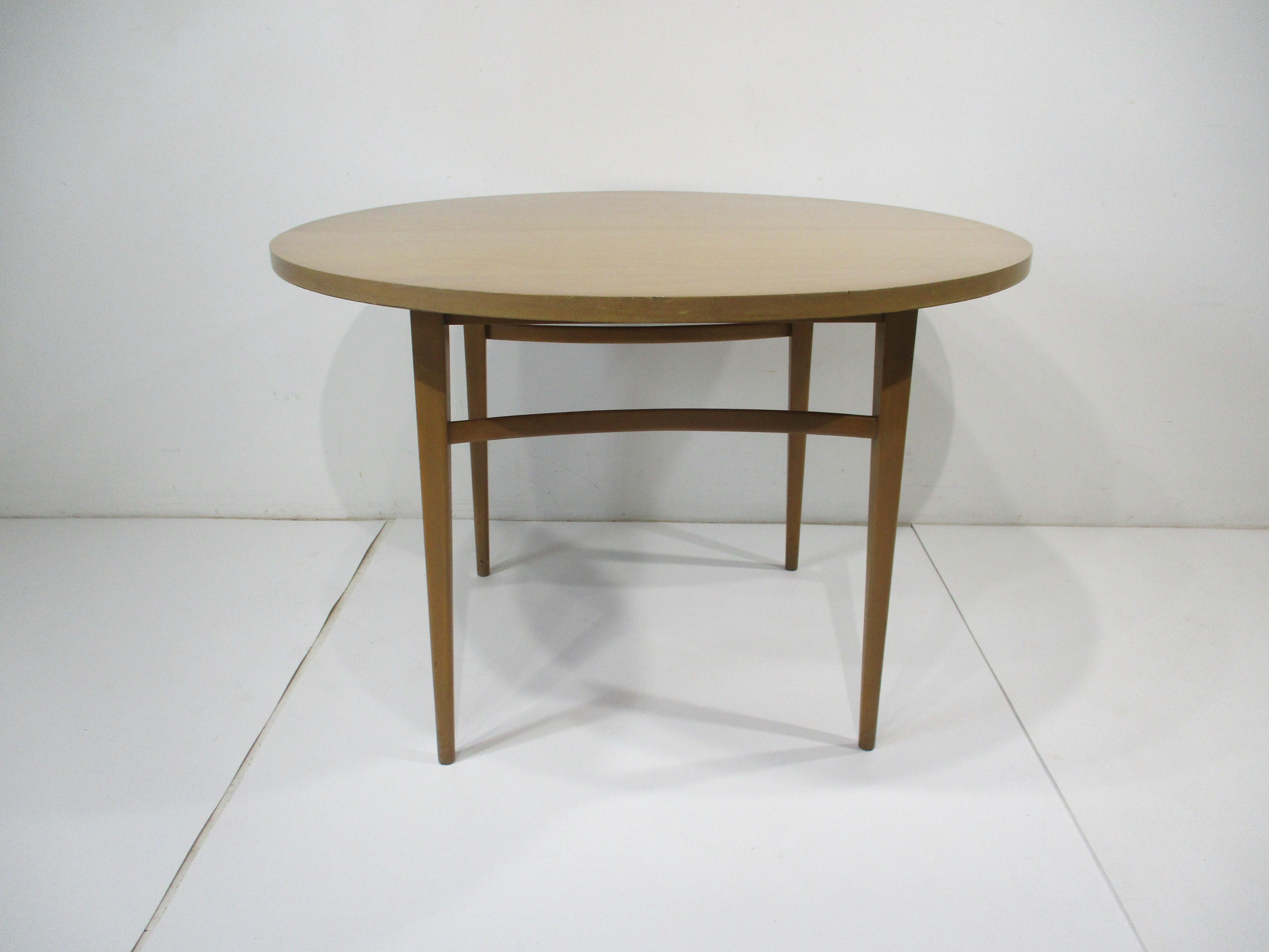Paul McCobb Dining Table from the Perimeter Group Collection  For Sale 1