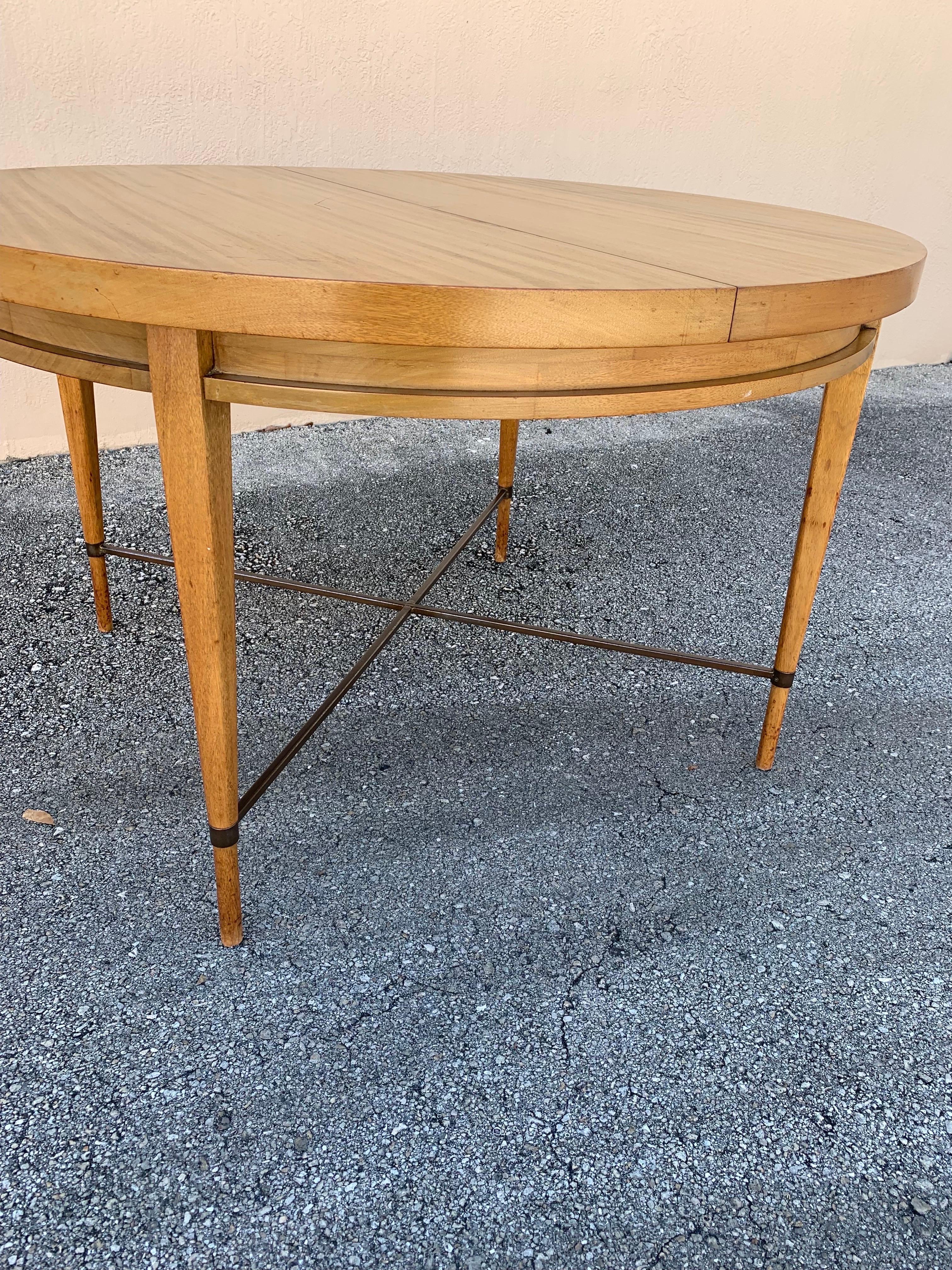 Paul McCobb Dining Table with Brass Stretcher for Calvin For Sale 4