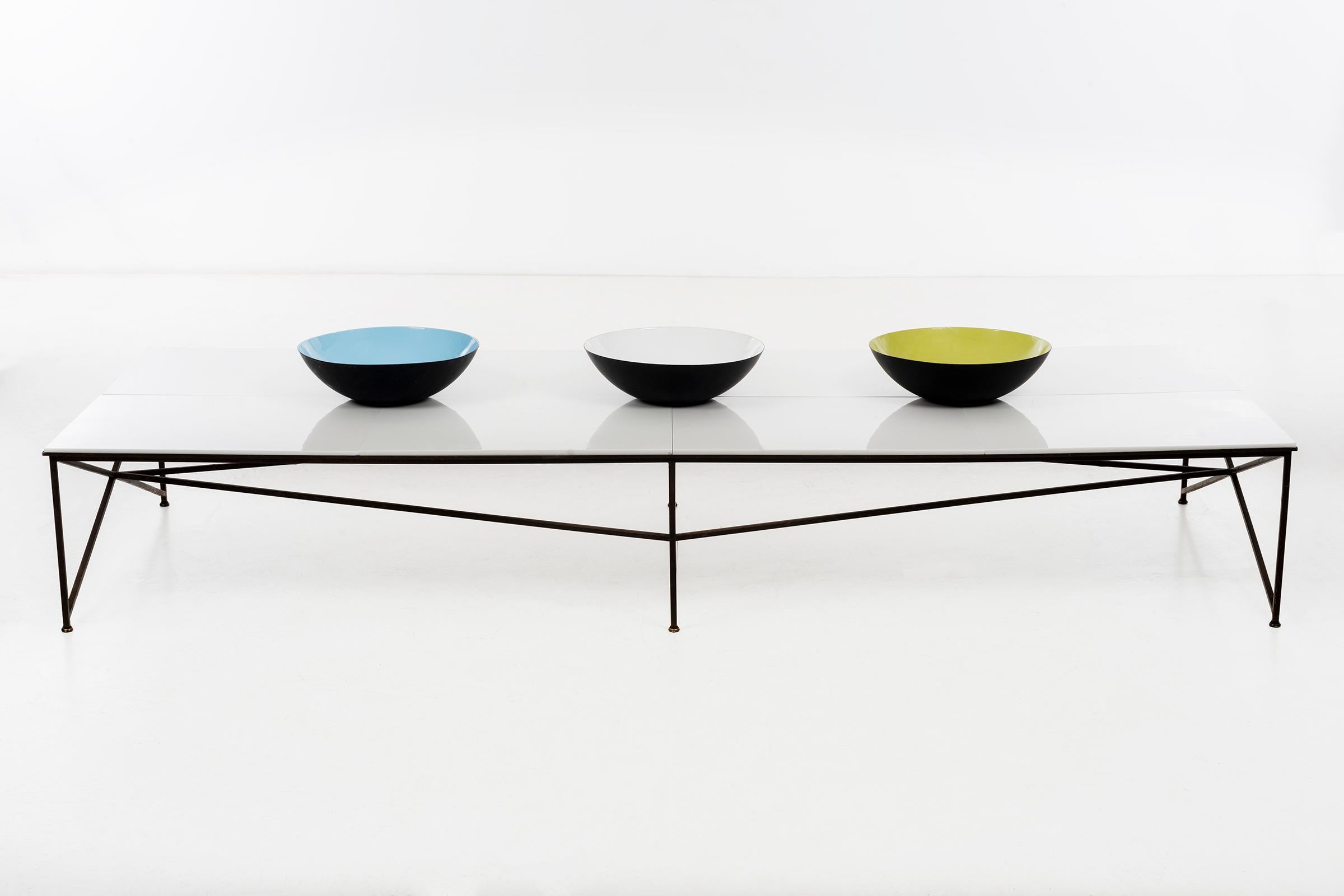 Mid-Century Modern Paul McCobb Display or Cocktail Table For Sale