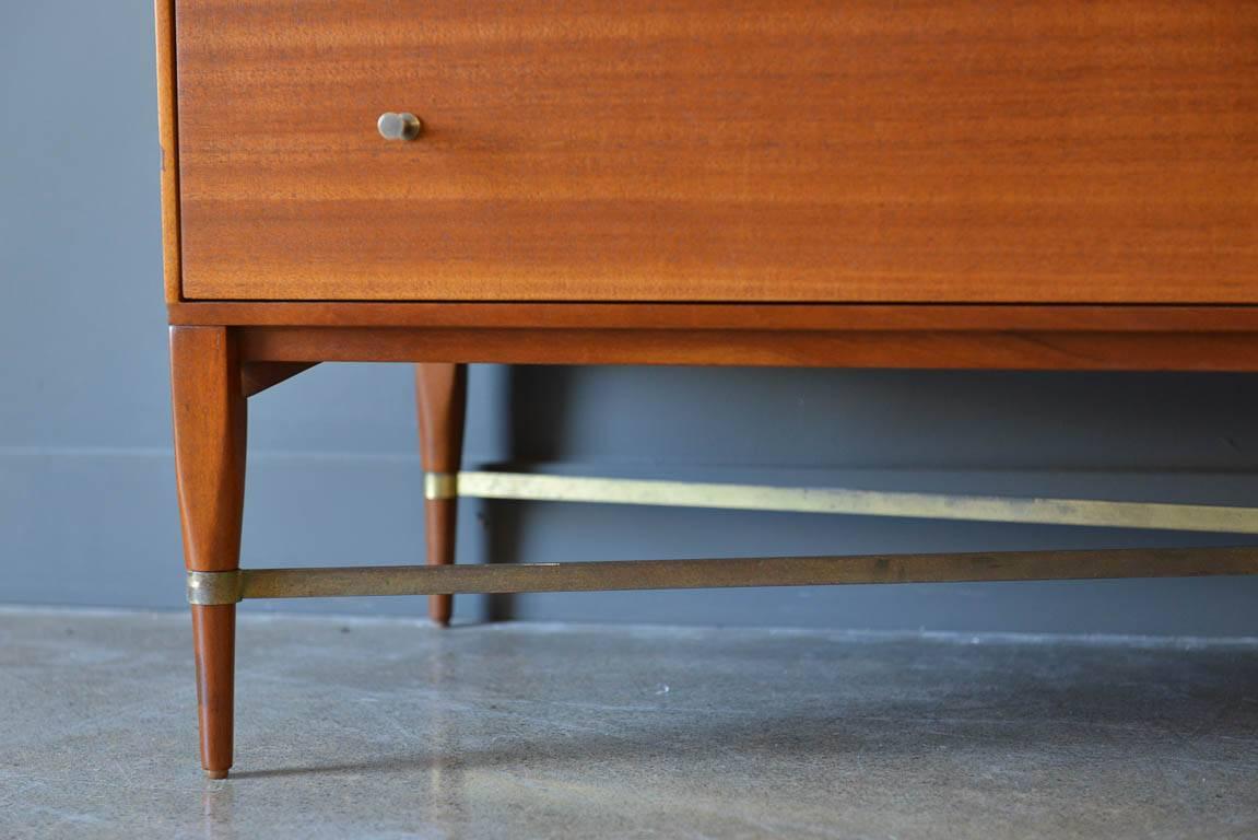 Paul McCobb Eight-Drawer Mahogany Dresser with Brass X-Base Stretchers In Excellent Condition In Costa Mesa, CA