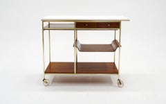 Paul McCobb Expandable Barwagen mit abnehmbarem Tablett Messingrahmen Weißes Milchglas