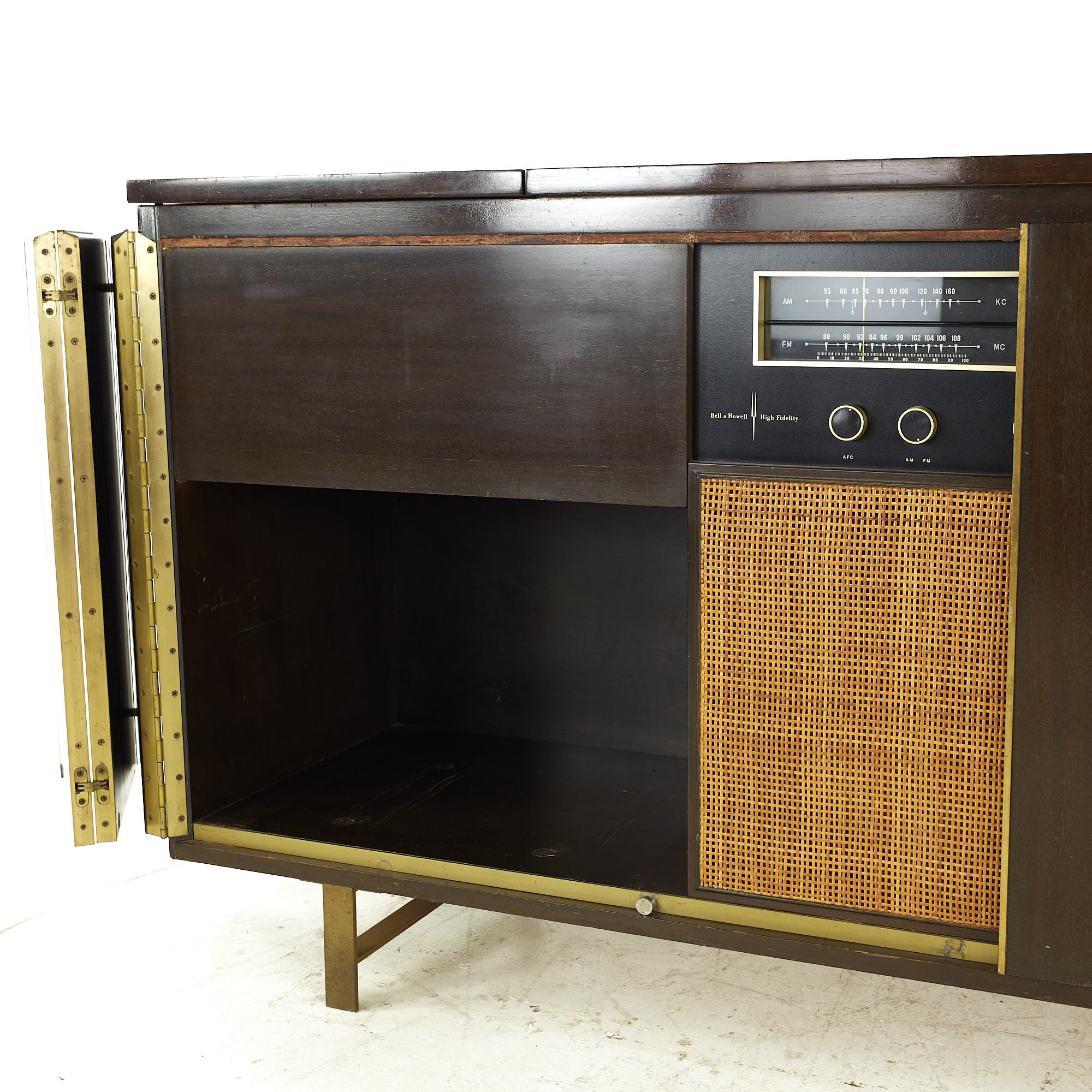 Late 20th Century Paul McCobb for Bell & Howell Midcentury Hi Fi Radio Console For Sale