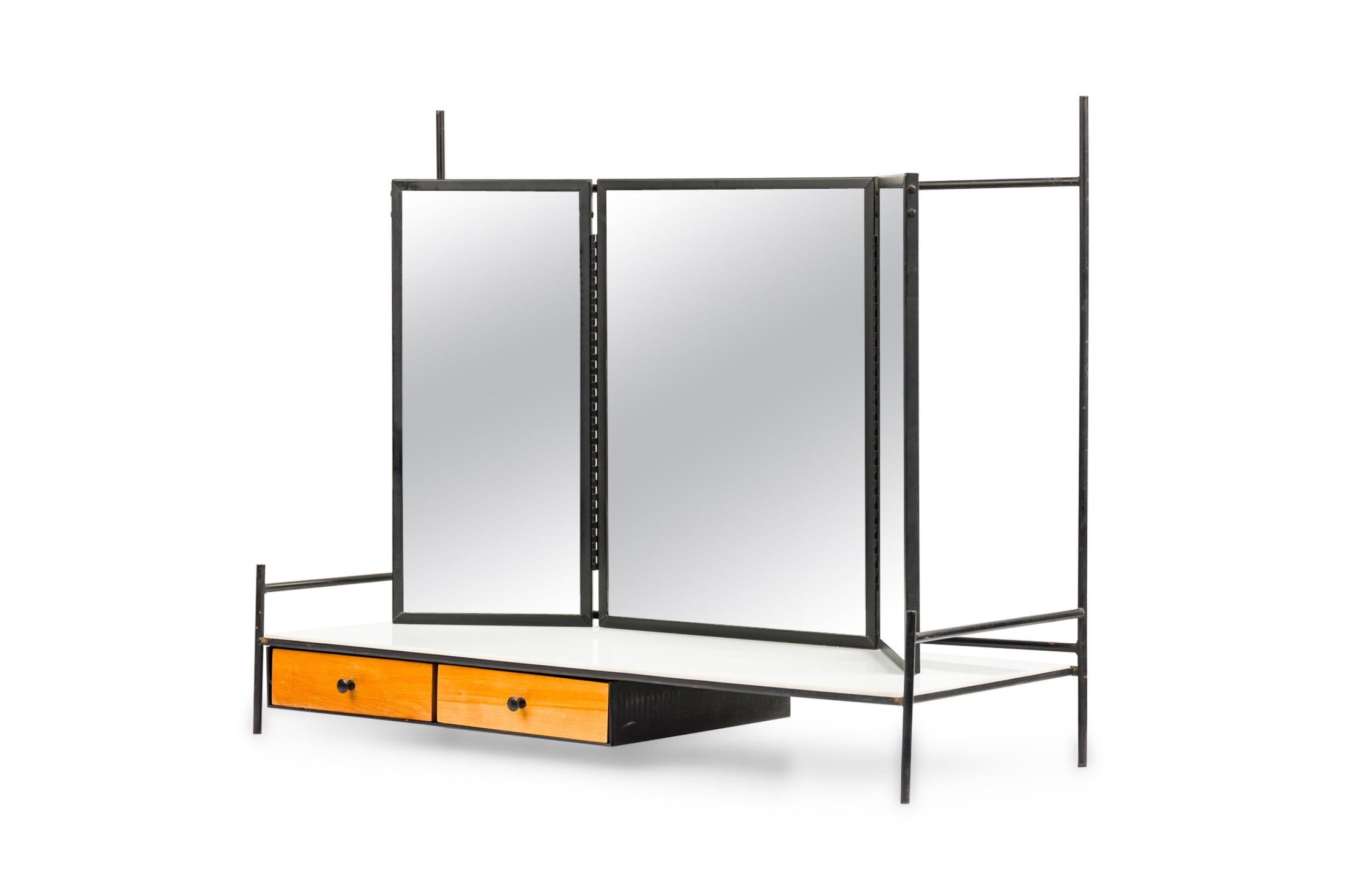 Vanity Mirror américain du milieu du siècle avec un cadre en métal contenant un miroir à 3 voies reposant sur une étagère blanche au-dessus de 2 tiroirs (PAUL MCCOBB FOR BRYCEE ORGINALS)