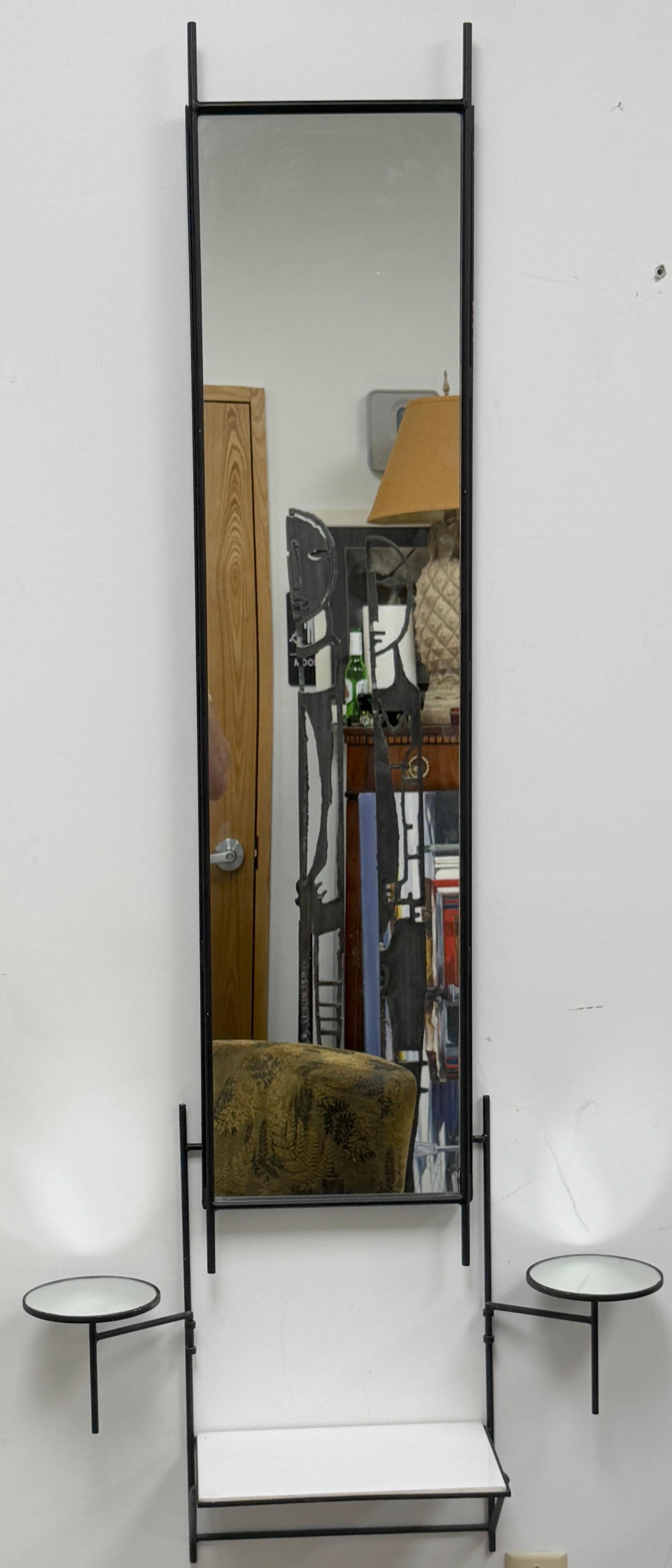 20ième siècle Paul McCobb pour Bryces Originals Console à miroir mural, vers 1950 en vente