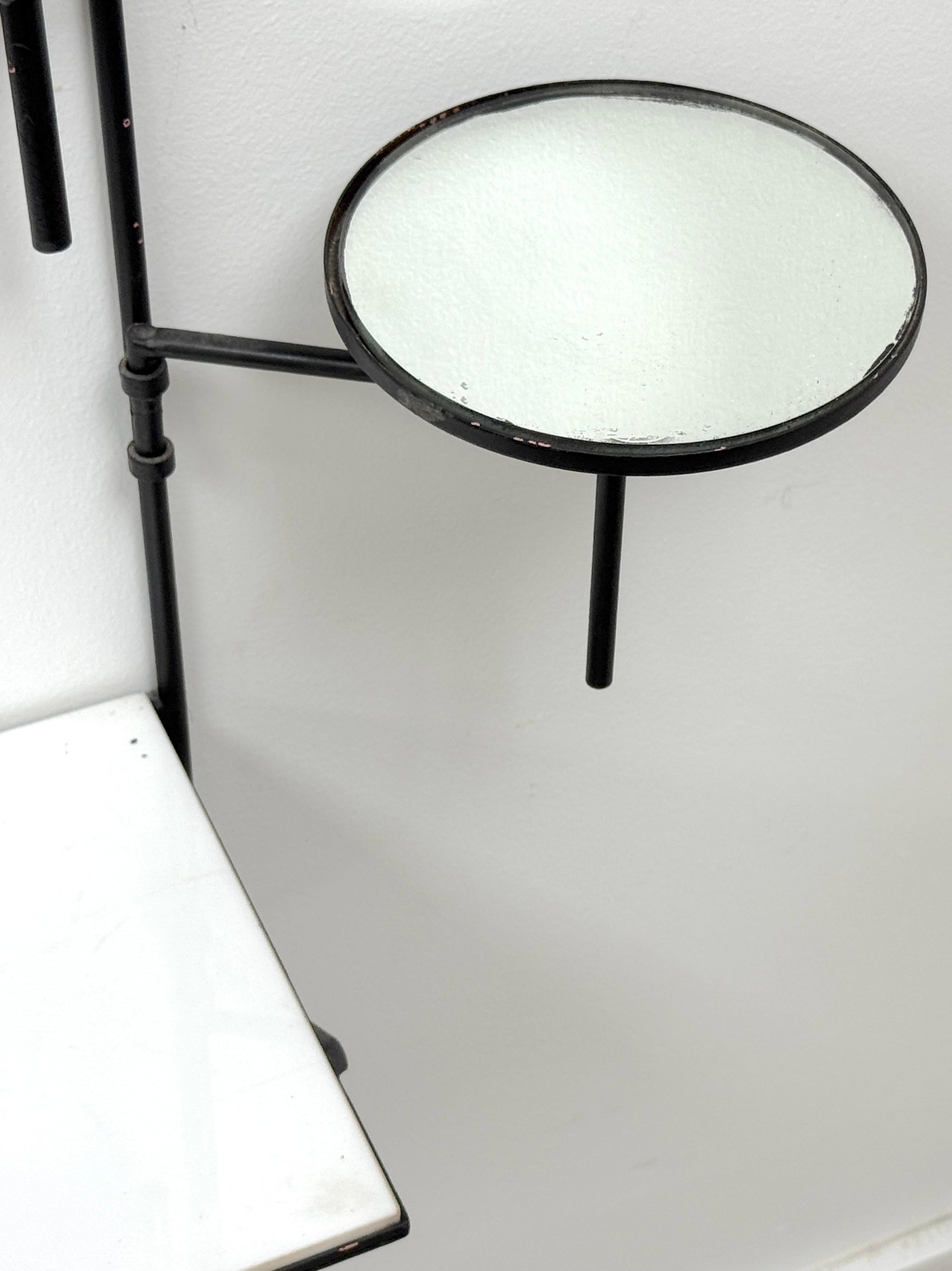 Paul McCobb pour Bryces Originals Console à miroir mural, vers 1950 en vente 1