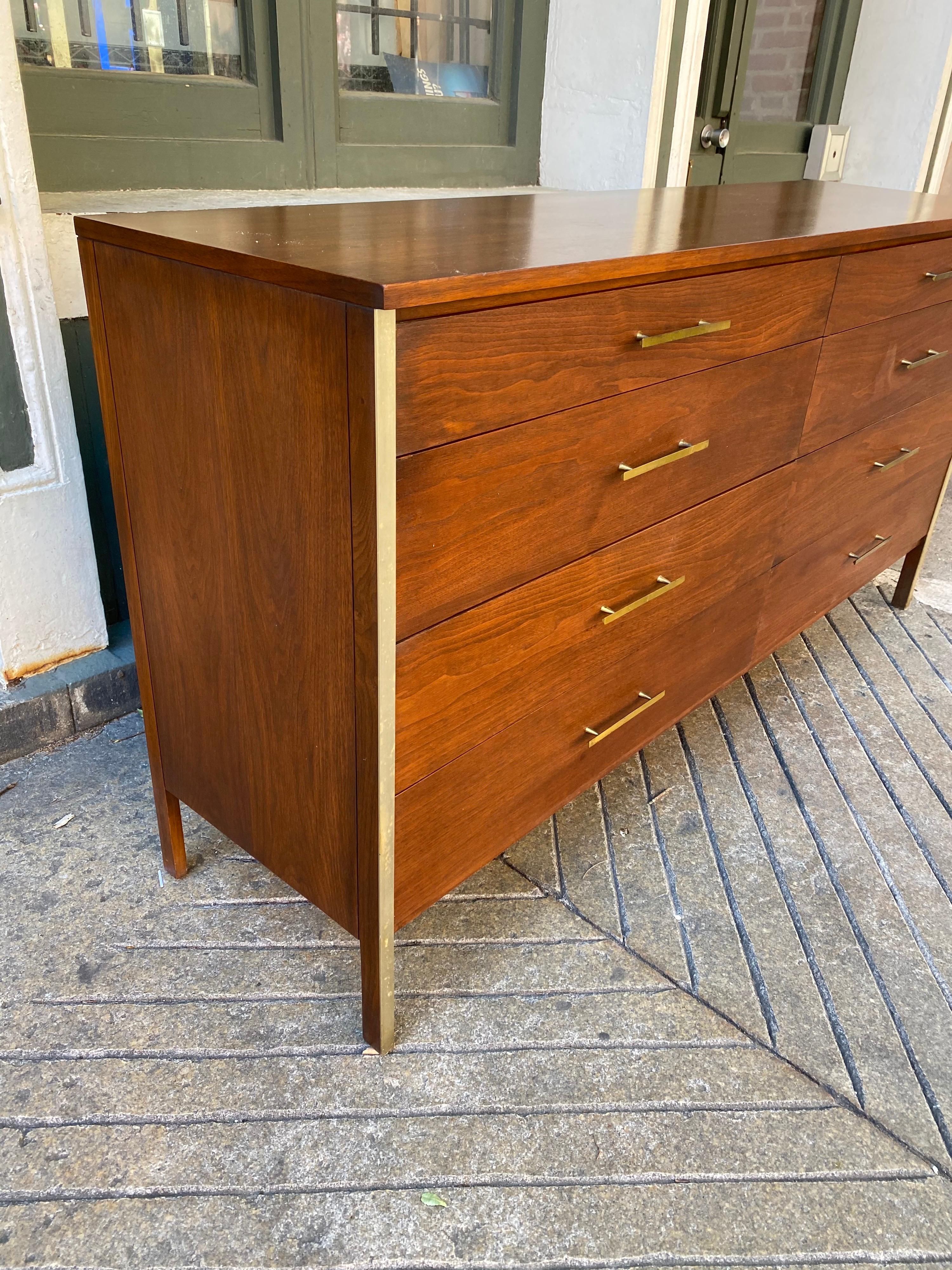 Paul McCobb for Calvin 8 Drawer Walnut Dresser In Good Condition In Philadelphia, PA