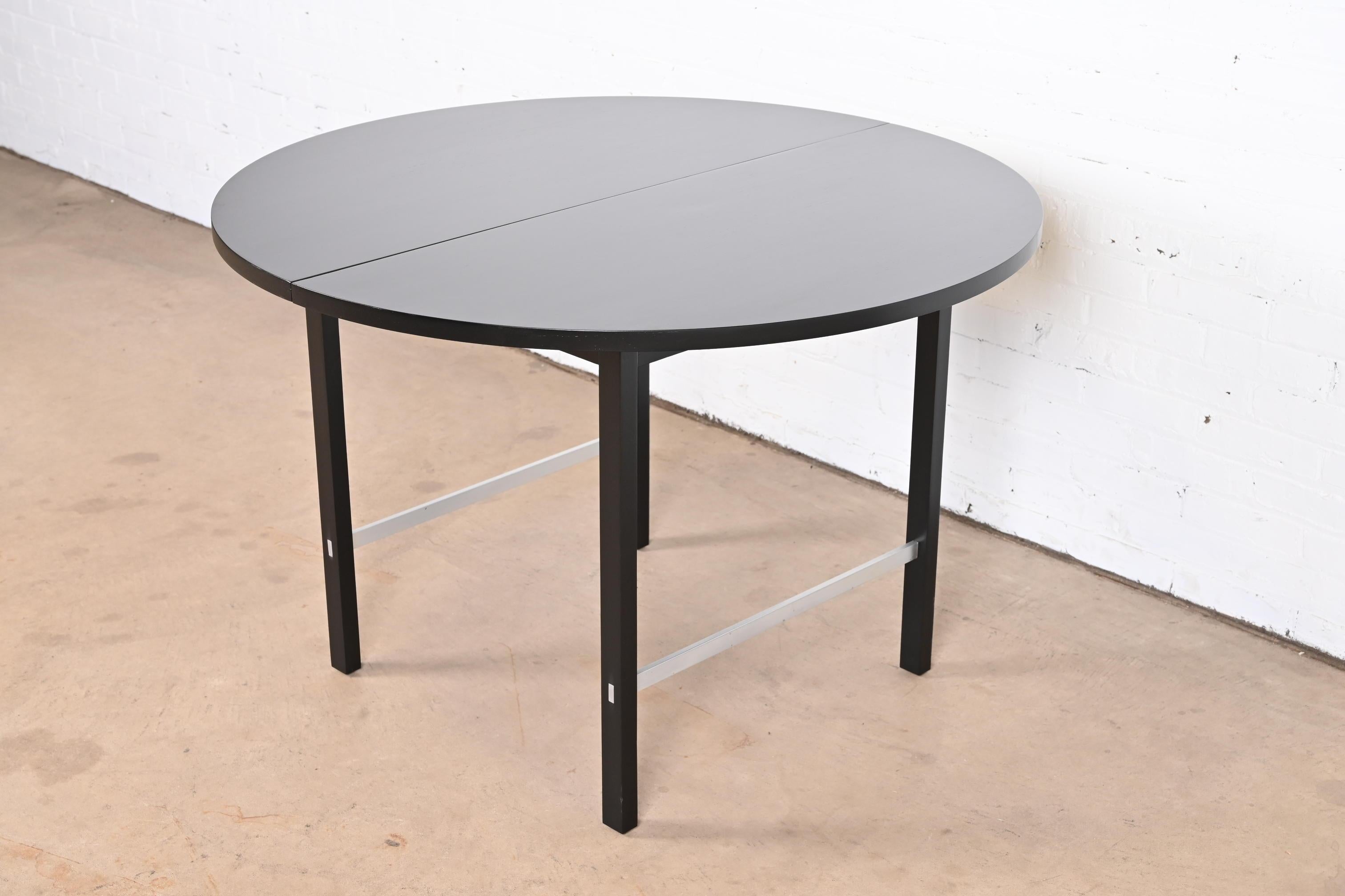 Paul McCobb for Calvin Black Lacquered Extension Dining Table, Newly Refinished For Sale 4