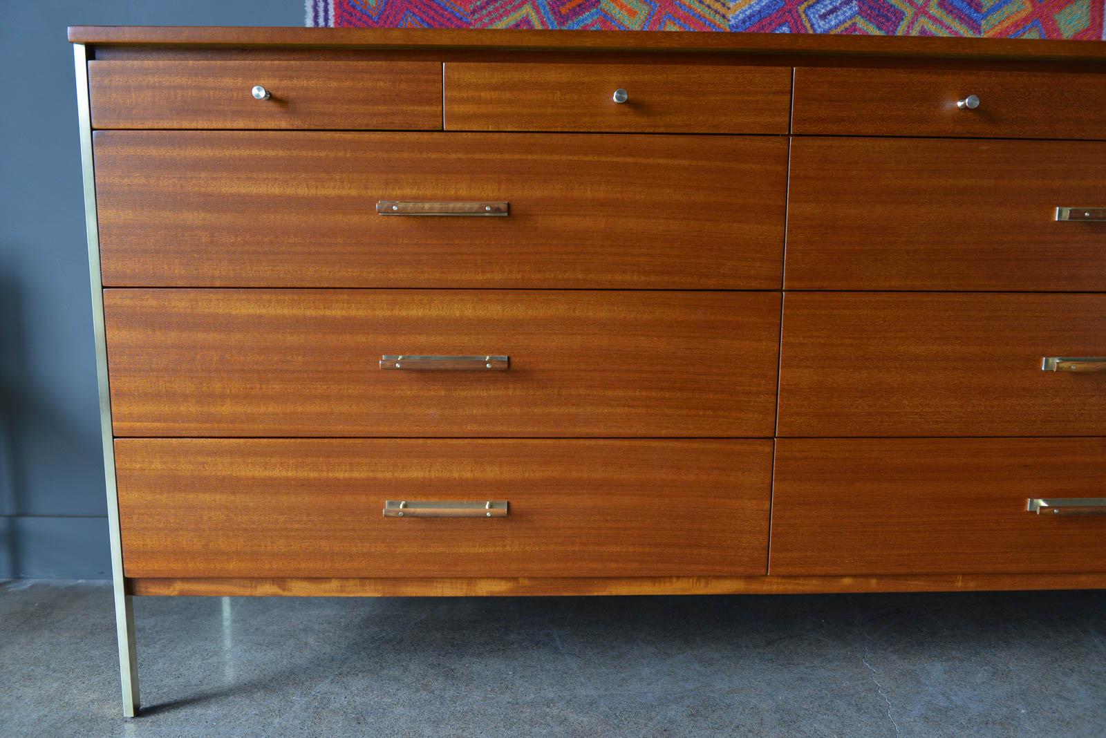 Paul McCobb for Calvin Brass and Mahogany 10 Drawer Credenza, ca. 1960 In Excellent Condition In Costa Mesa, CA