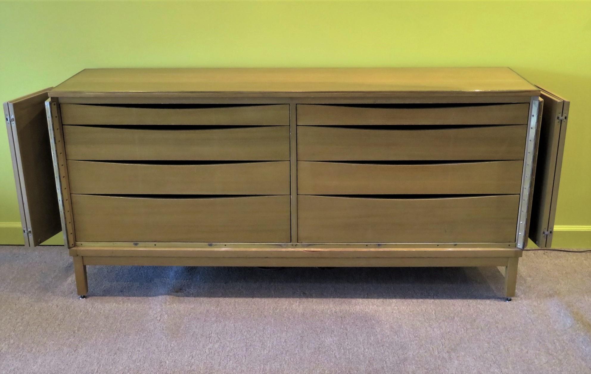 Mid-20th Century Paul McCobb for Calvin Cane Front Doors 8 Drawers Mahogany Dresser / Commode