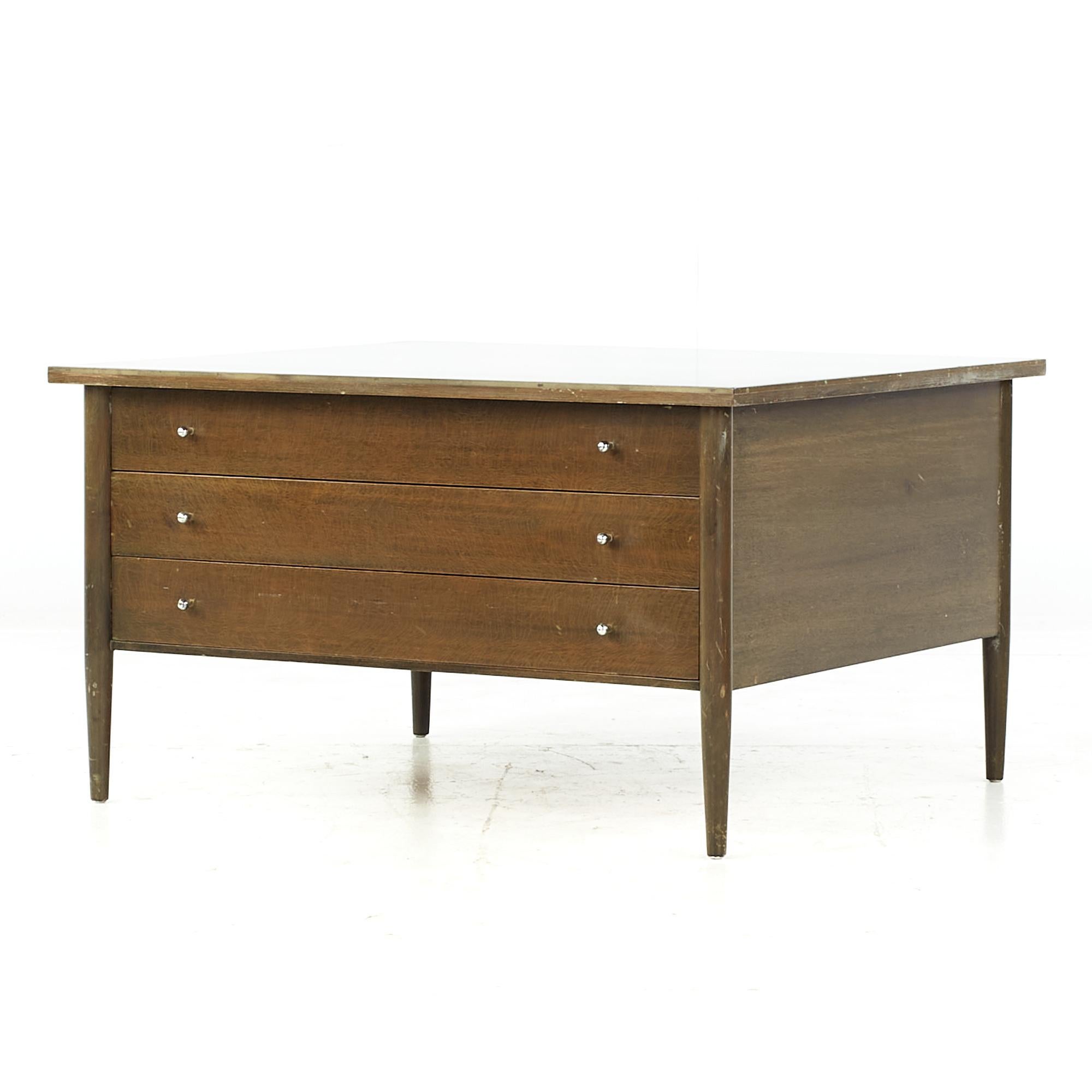 Mid-Century Modern Paul McCobb for Calvin Connoisseur Collection Mid-Century Side Table For Sale