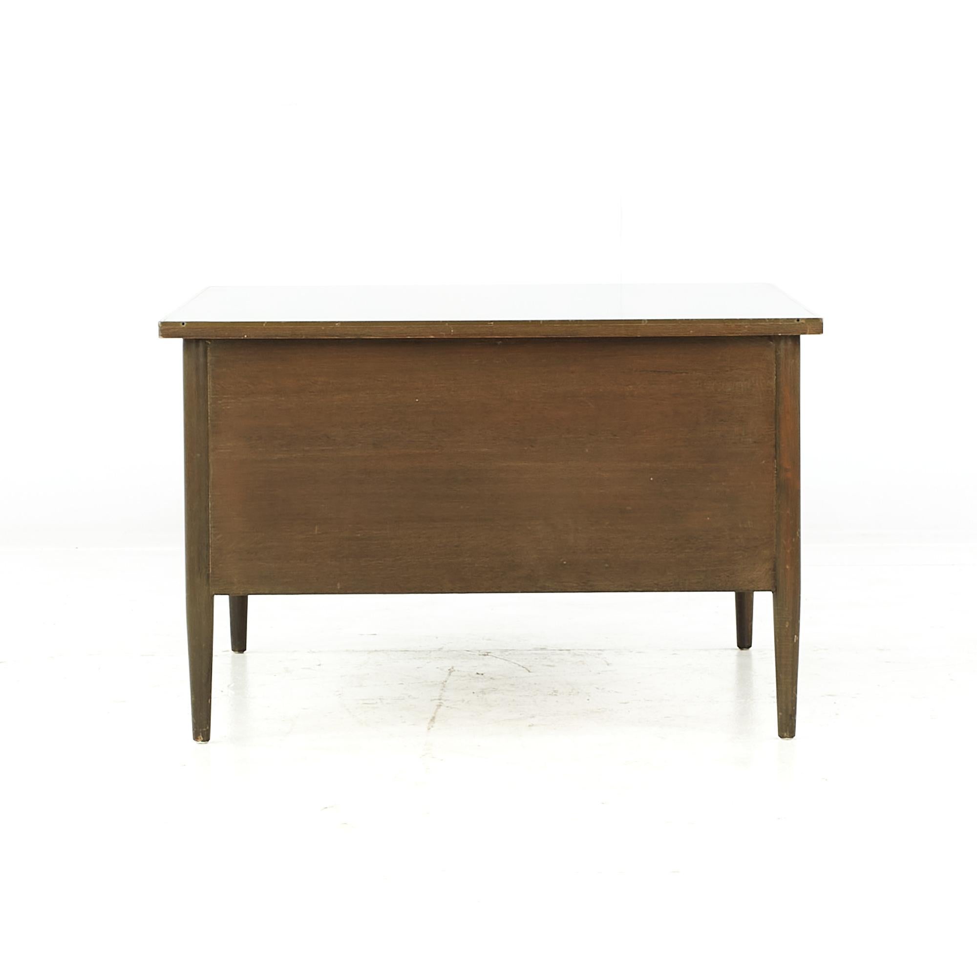 American Paul McCobb for Calvin Connoisseur Collection Mid-Century Side Table For Sale